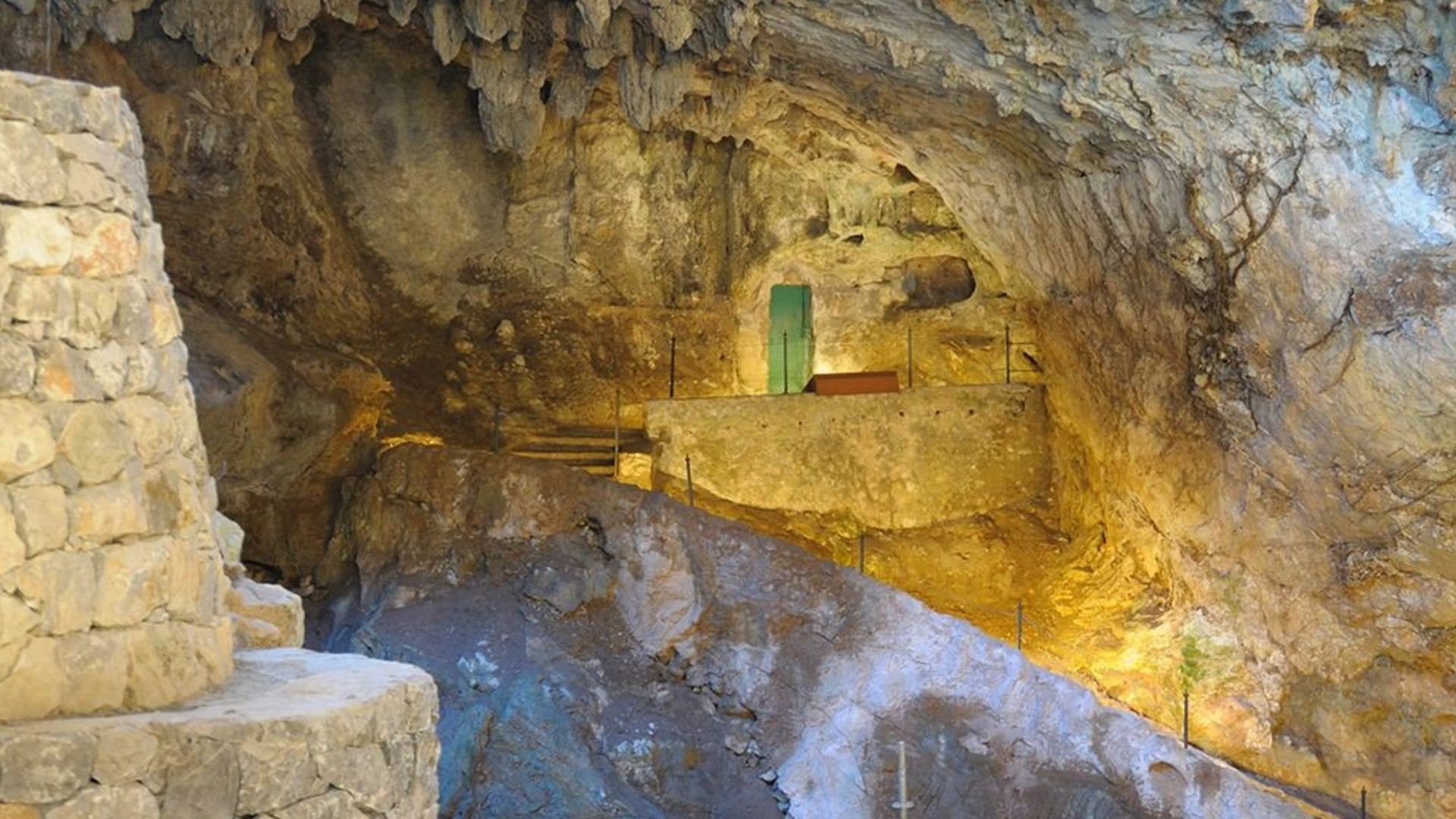 Signature: Northern Spain's Ancient Caves, Basque Coast & La Rioja