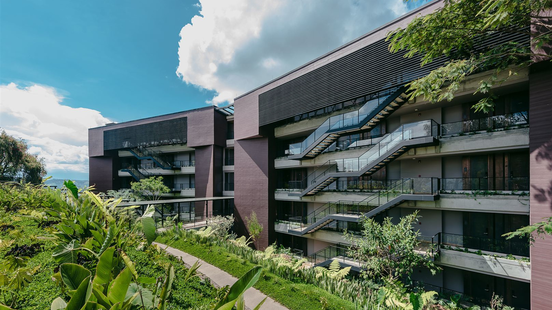 Colombia: Andean Vistas to Guatapé & the Caribbean