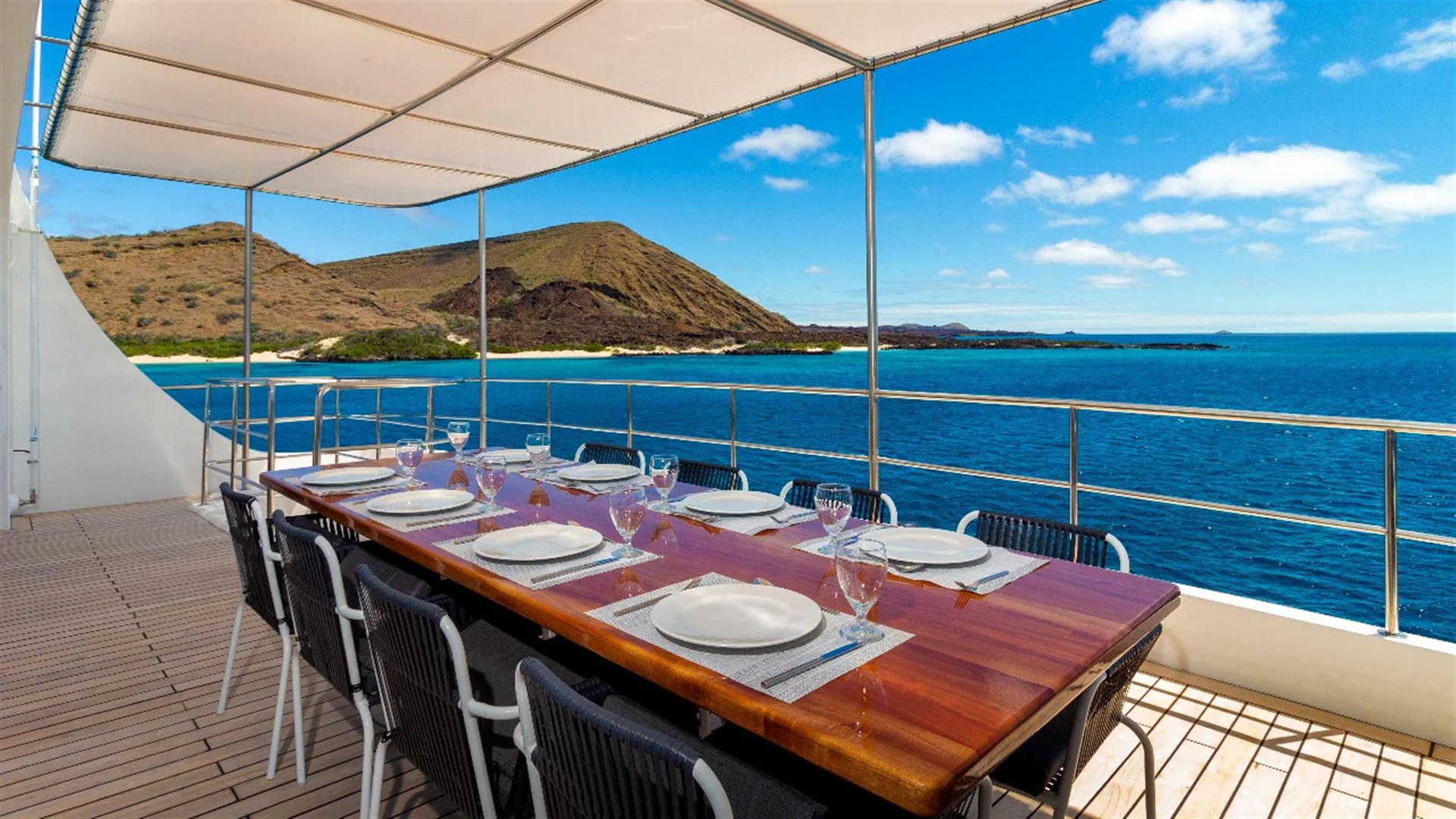 Galápagos – Westliche Inseln an Bord der Reina Silvia Voyager (reine Kreuzfahrtreise)