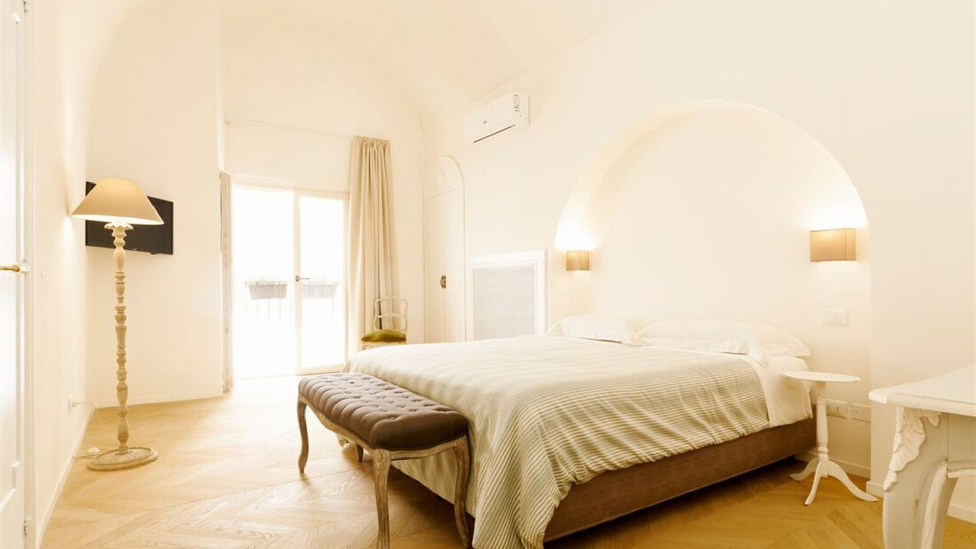 Premium Italy in Depth