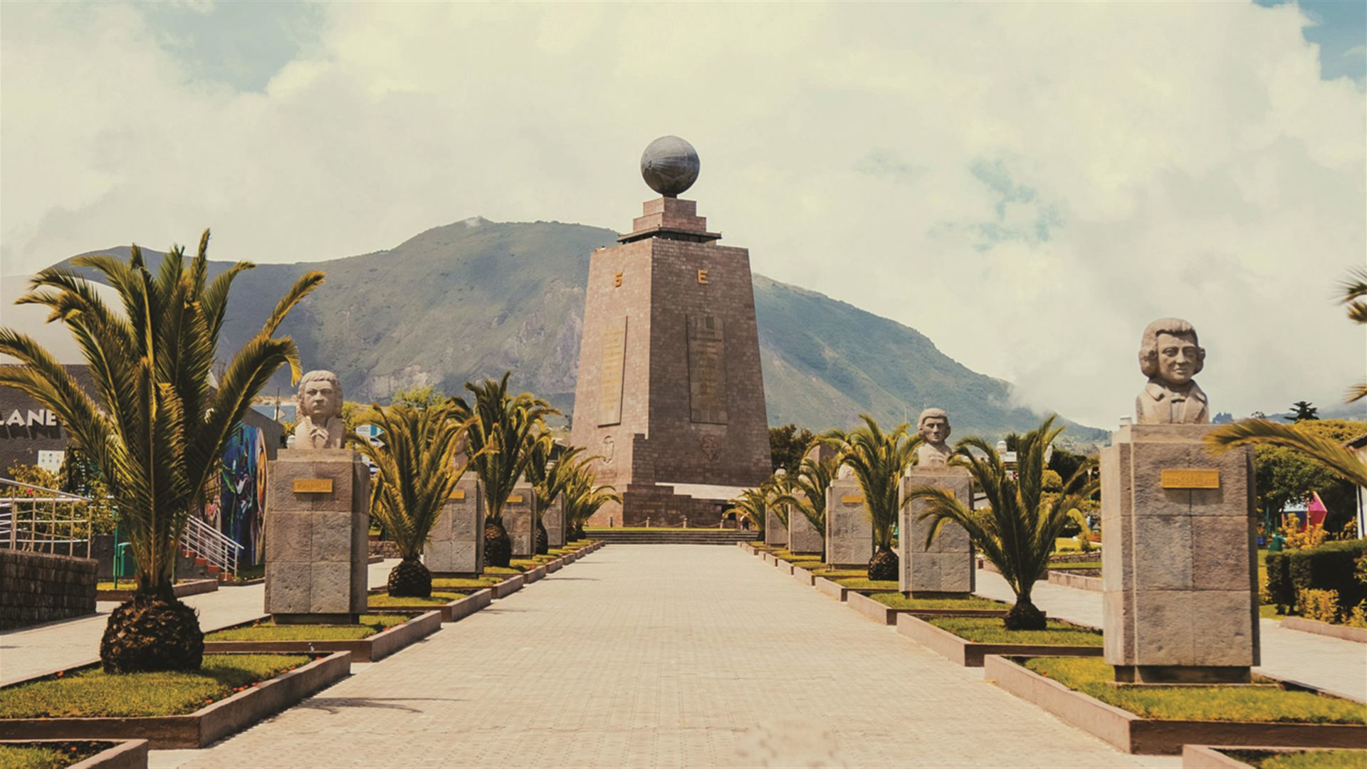 Peru & Galapagos by Yacht 