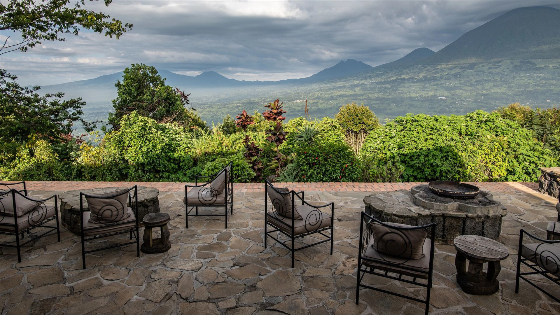 Signature: Kenya & Rwanda — From the Mara to the Mist