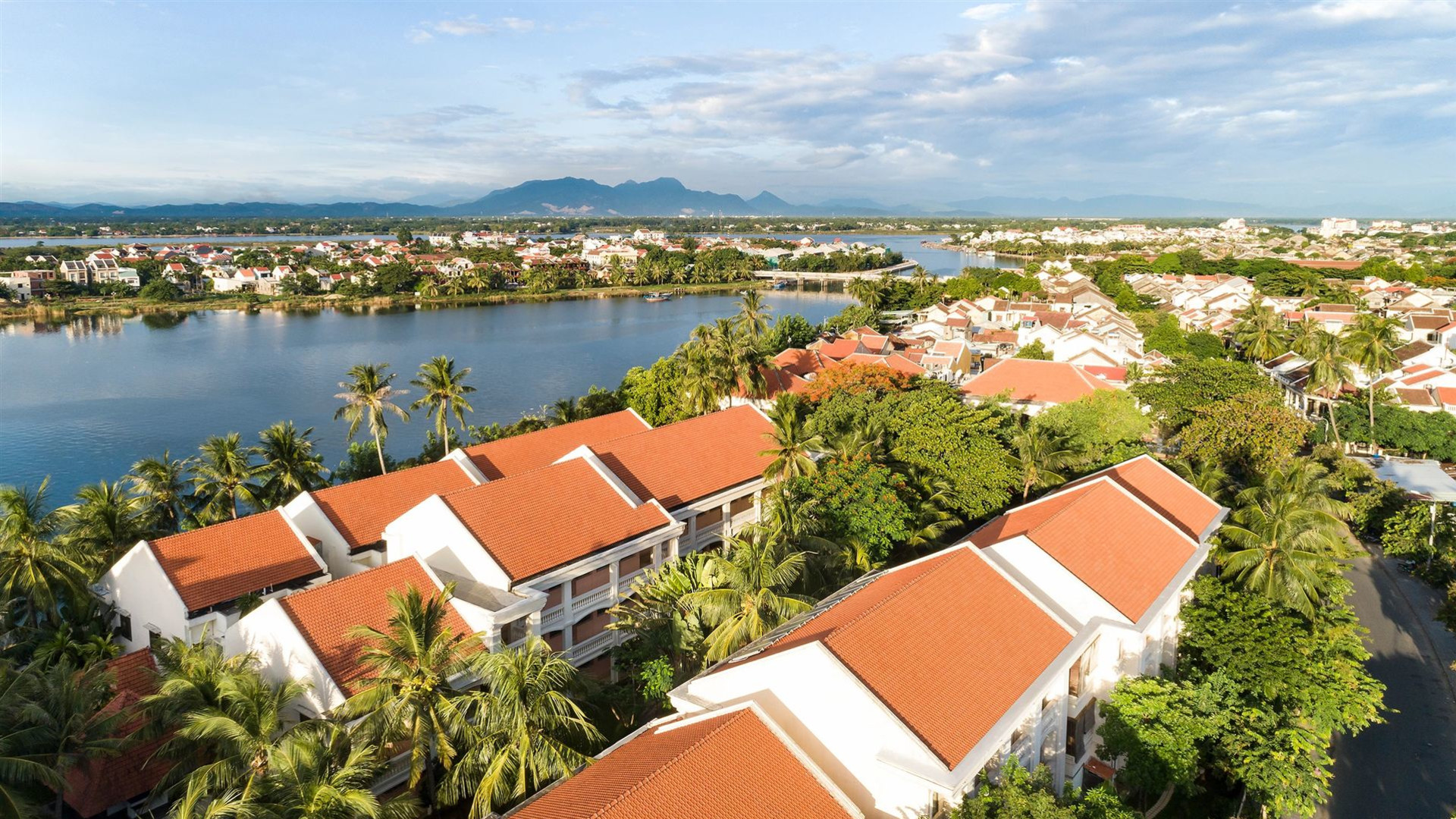 Signature: Vietnam from the Mekong Delta to Hanoi