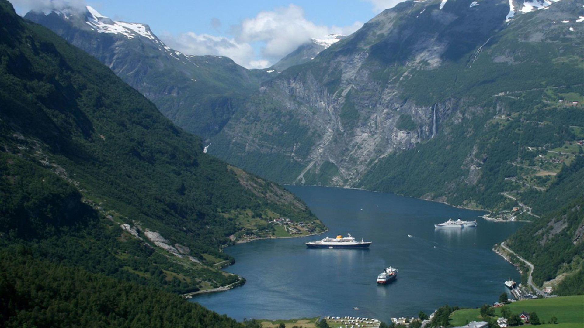 Signature: Norway's Fjords & Mountain Vistas