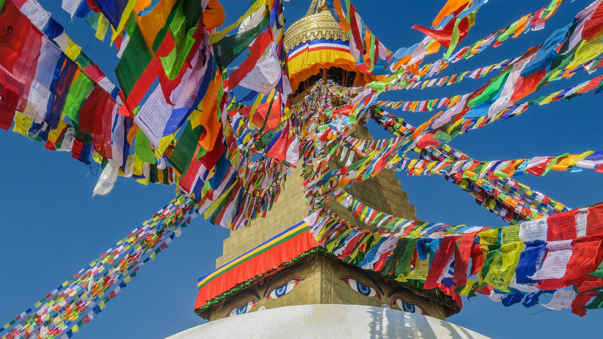 Signature: Nepal’s Himalayan Peaks, Kathmandu & Chitwan