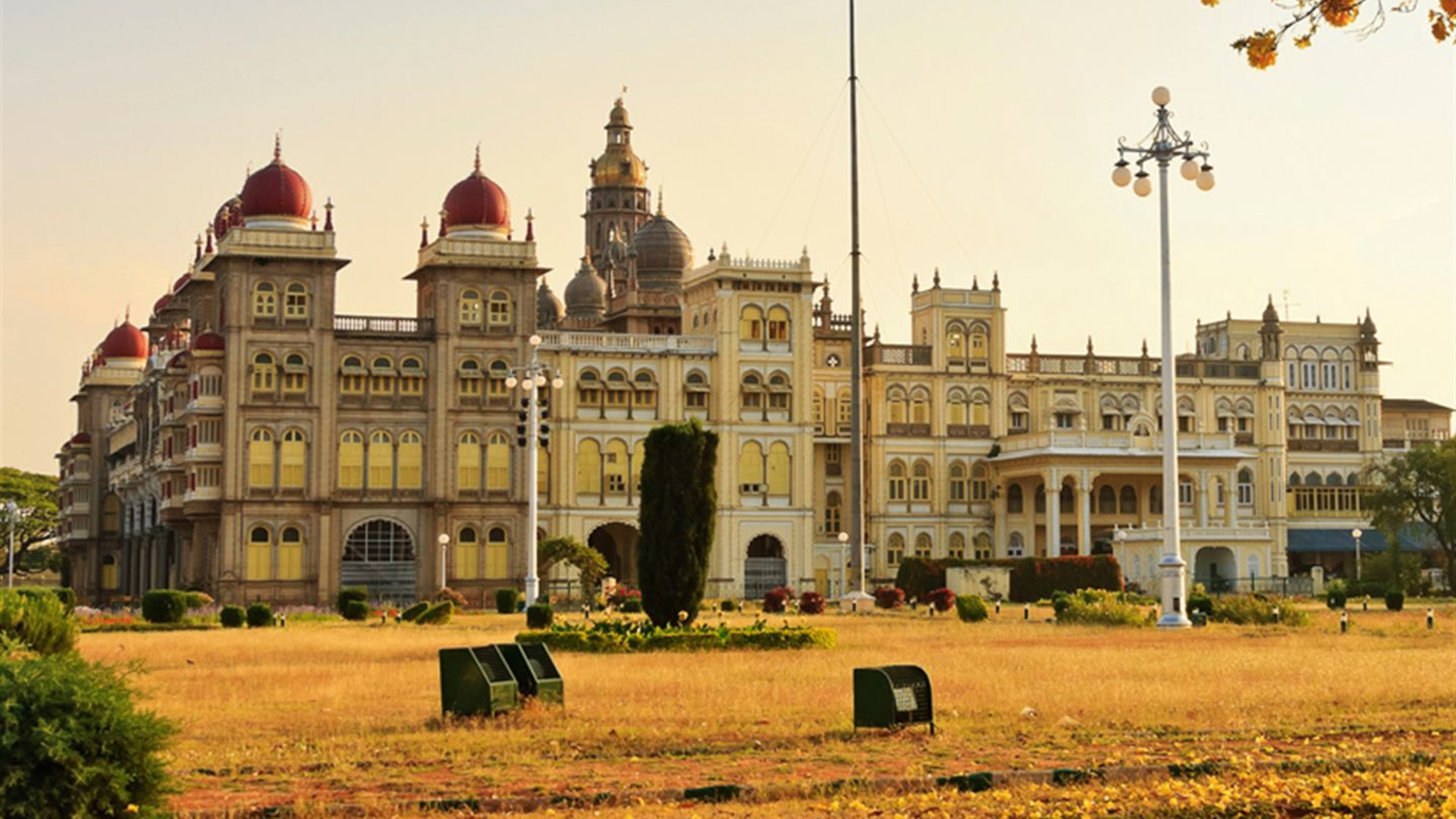 India: Ancient Ruins & Kerala Beaches
