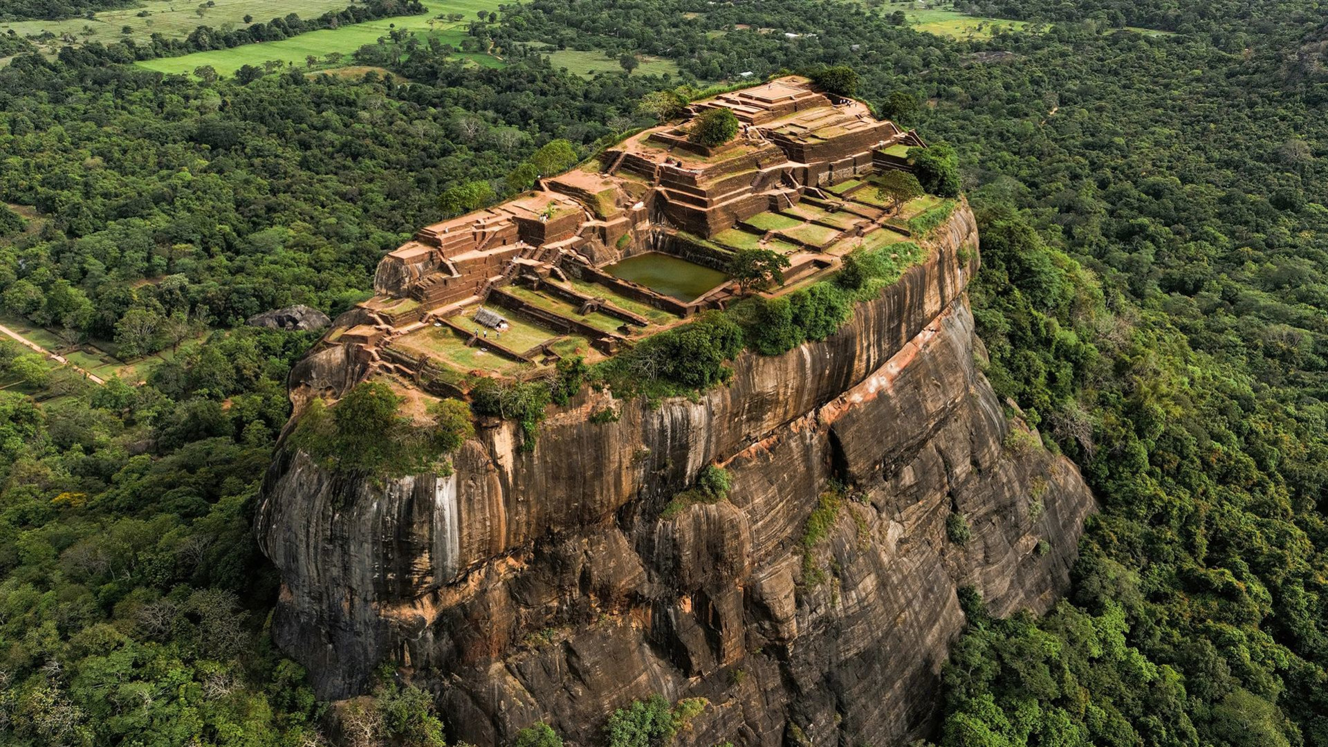 Signature: Sri Lanka’s Highlands, Yala & Galle
