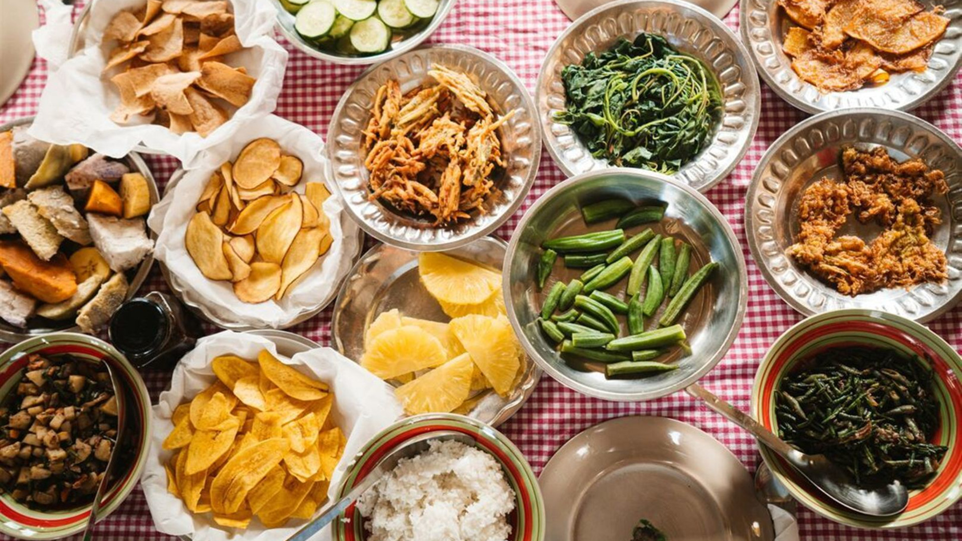 Fiji: Hike, Raft & Snorkel