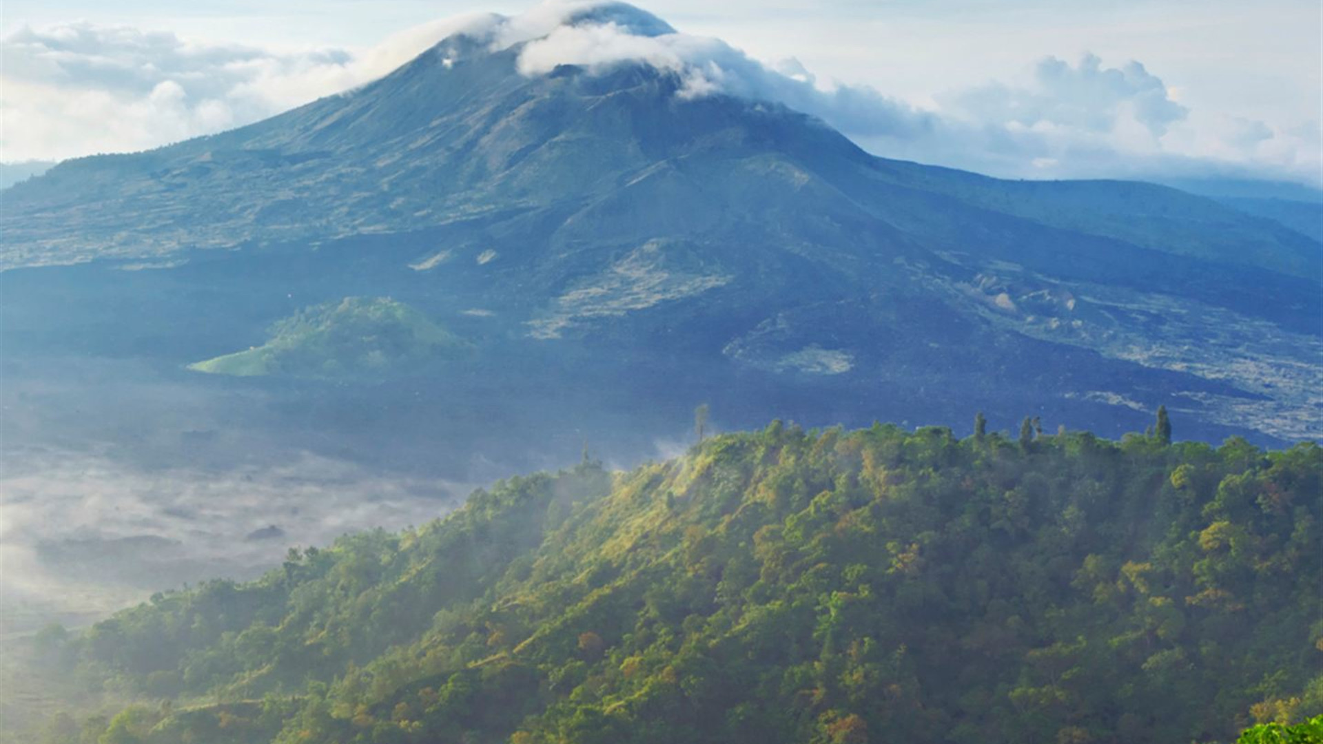 Von Bangkok nach Bali: Street Food, Gipfeltreffen und Inselfluchten