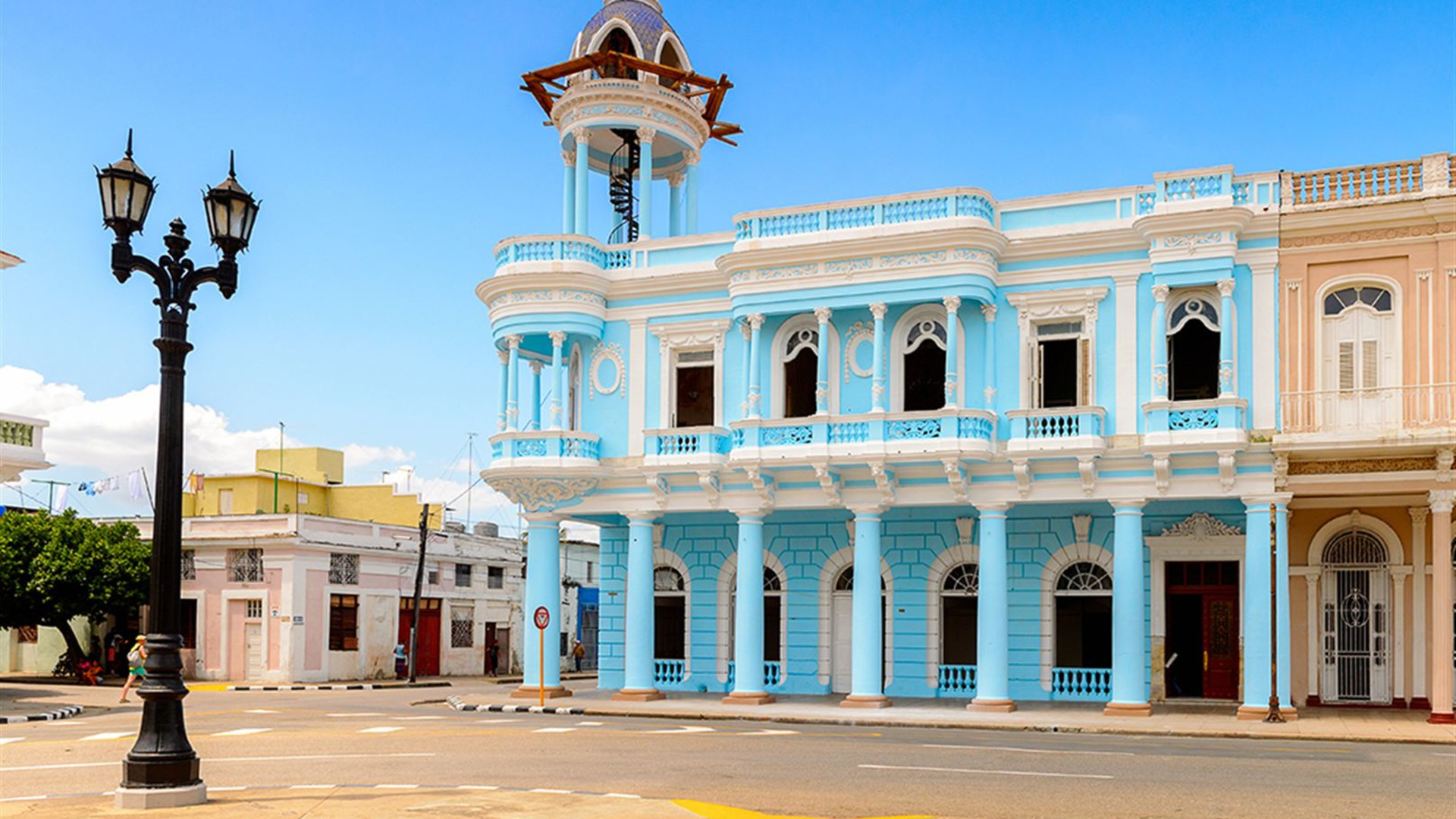 Hola Cuba
