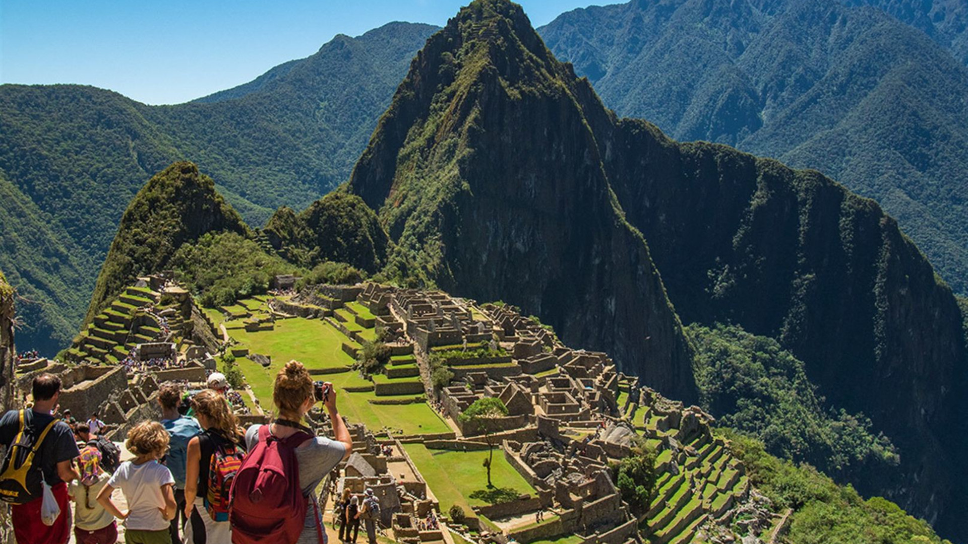 Peru Encompassed