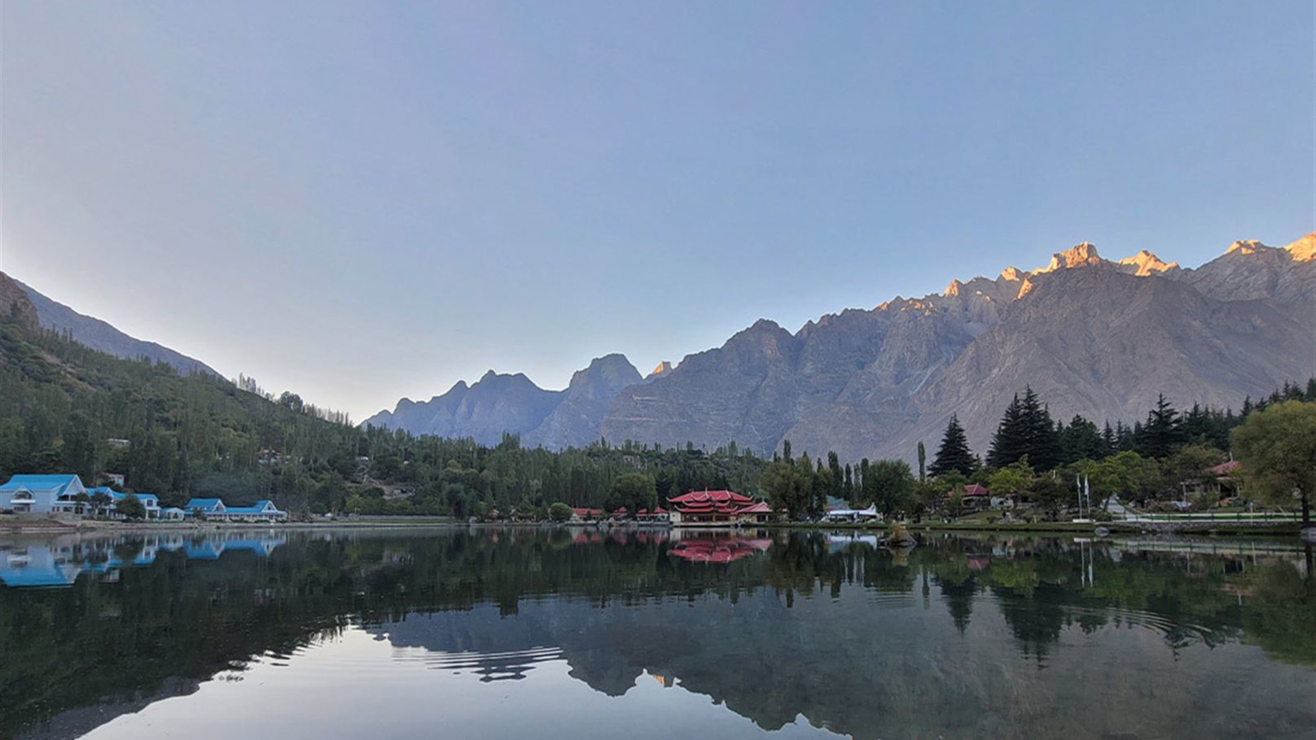 Trek Pakistan's Nangma Valley and Karakoram Mountains