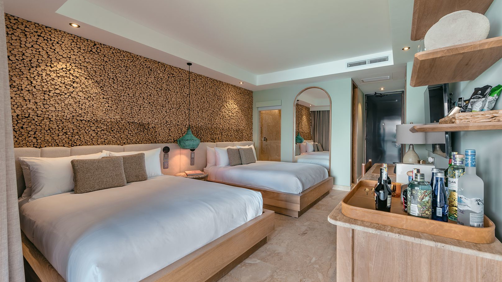 Colombia: Andean Vistas to Guatapé & the Caribbean