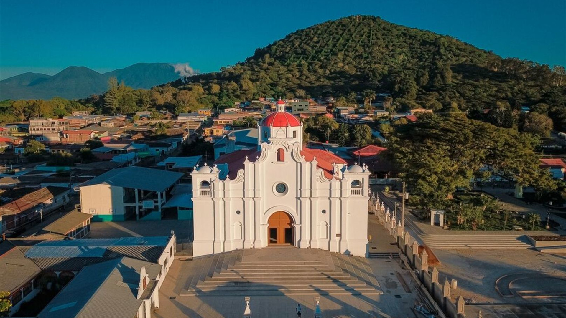 Central America: Hike, Bike & Kayak