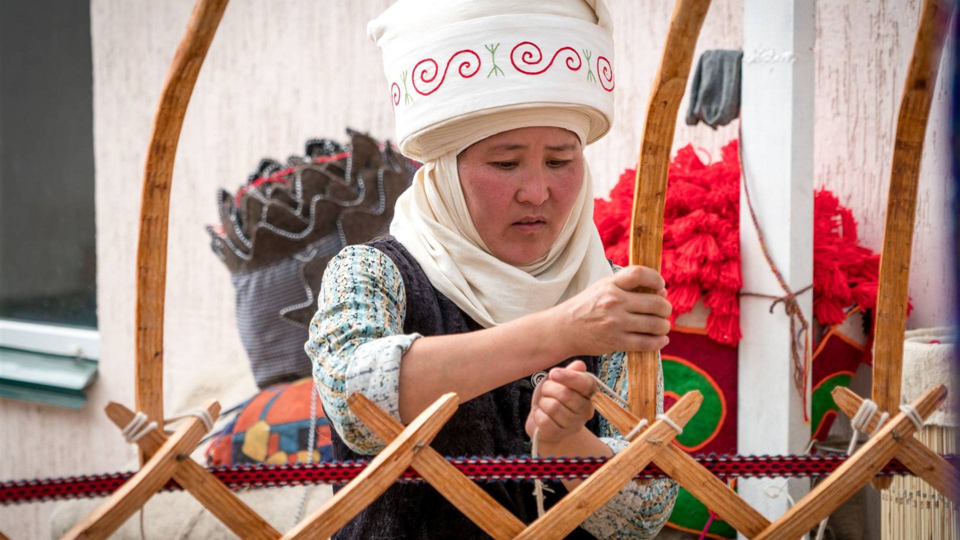 Kirgisistan und Kasachstan: Farbenfrohe Schluchten und nomadisches Leben