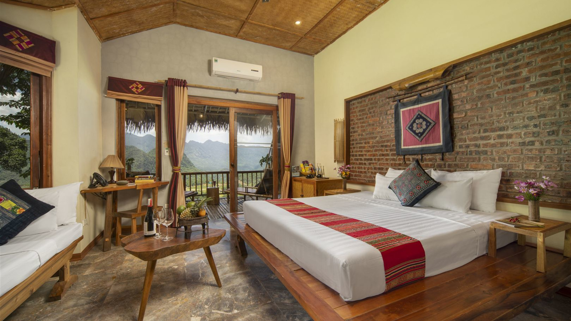 Vietnam: Hanoi, Halong Bay & Trekking Pu Luong