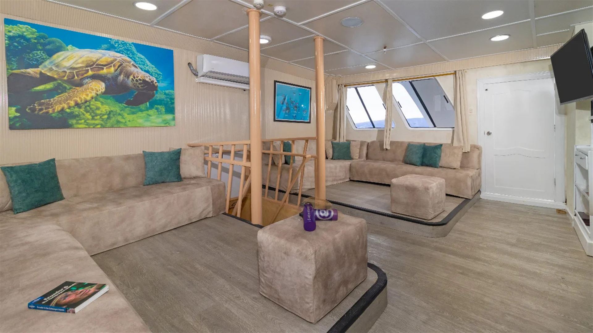 Galapagos — South & East Islands aboard the Yolita