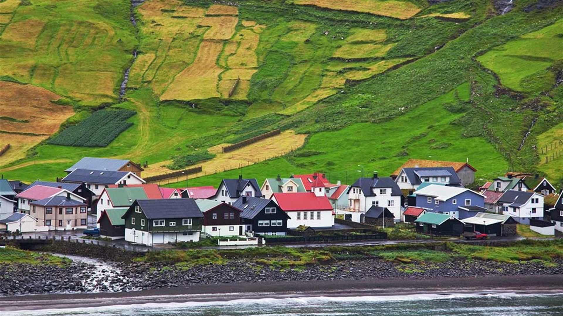 Arctic Saga: Exploring Spitsbergen via the Faroes and Jan Mayen