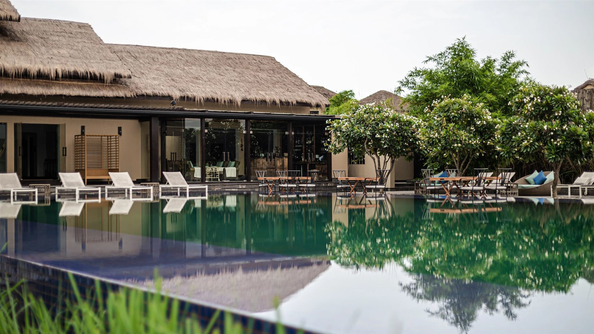 Signature: Himalayan Kingdoms of Nepal & Bhutan