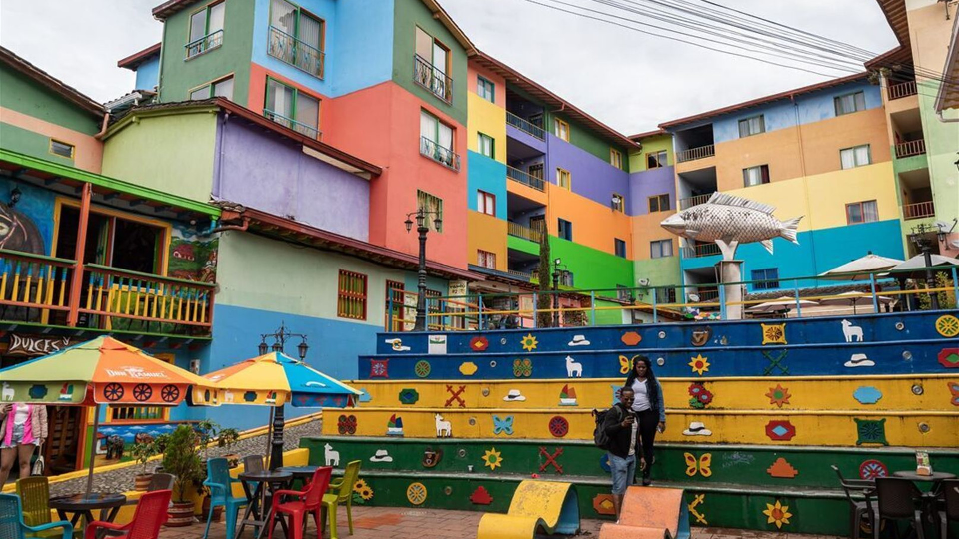 18 to 35s Essential Colombia