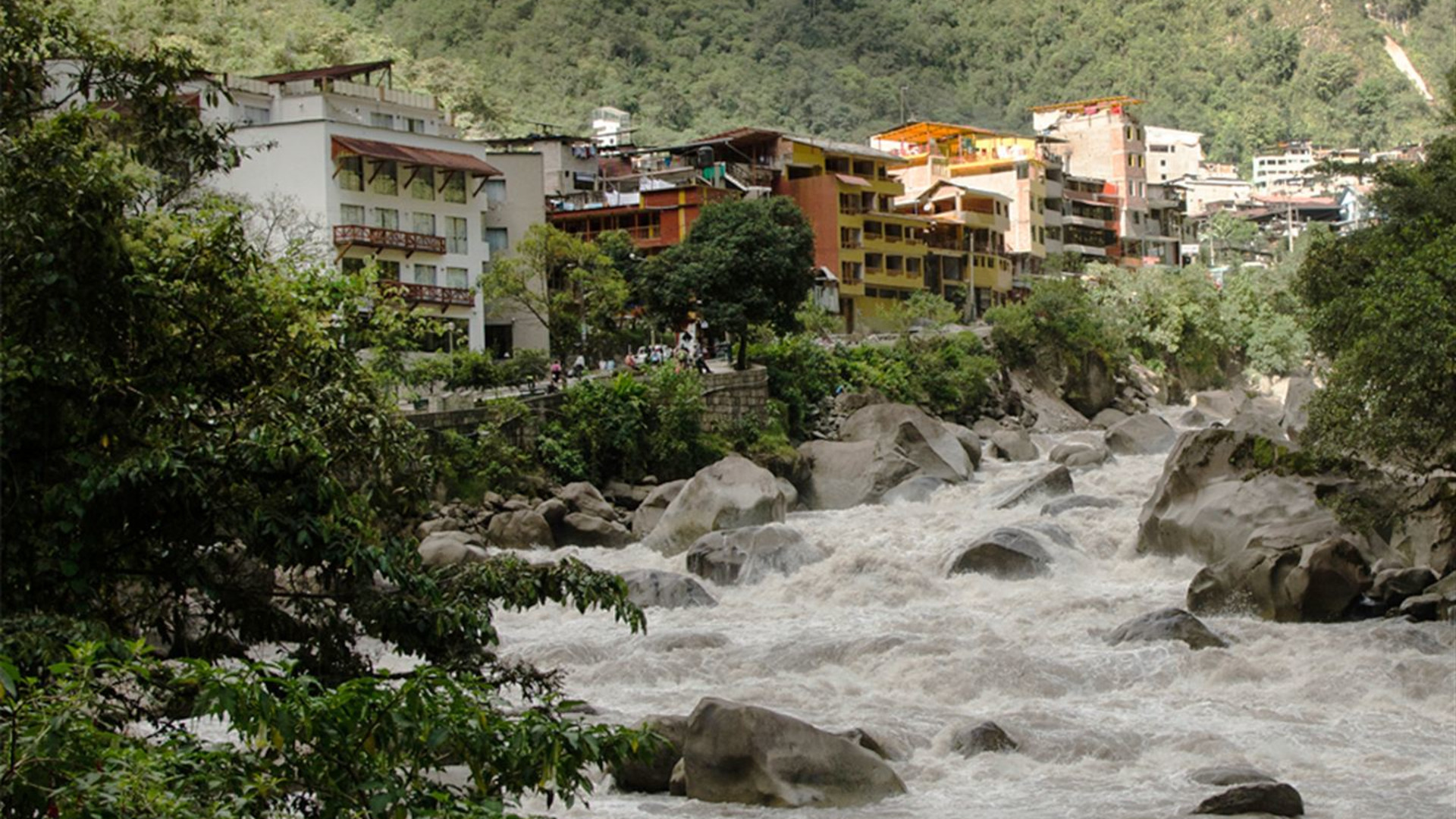 Signature: Peru from Machu Picchu to the Amazon Jungle