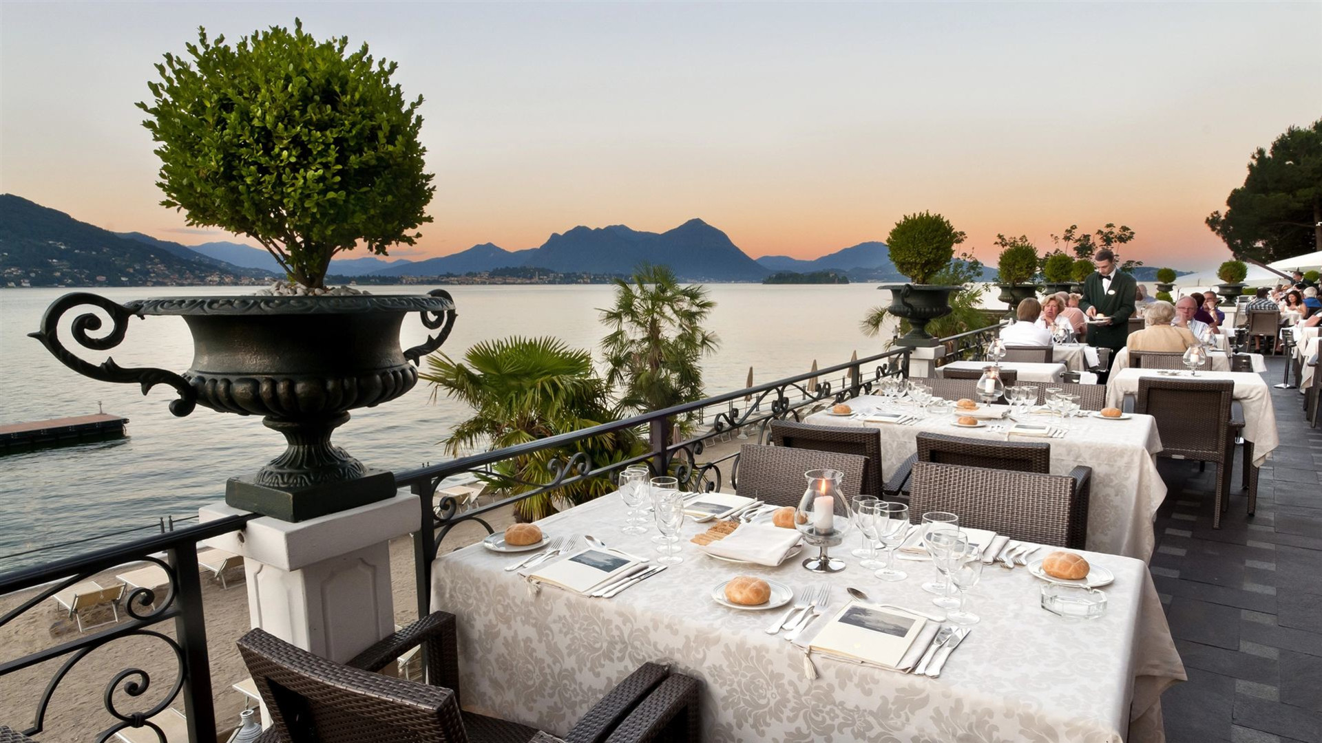 Signature: Iconic Trains of Switzerland & Italy's Lake District