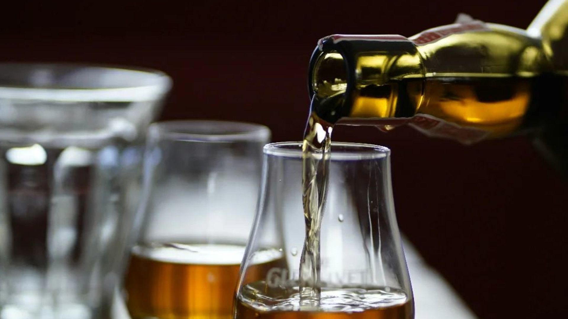 Signature: Northern Ireland's Emerald Coast & Giant's Causeway