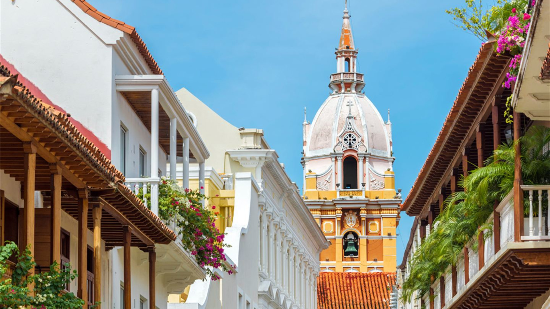 Colombia: Andean Vistas to Guatapé & the Caribbean