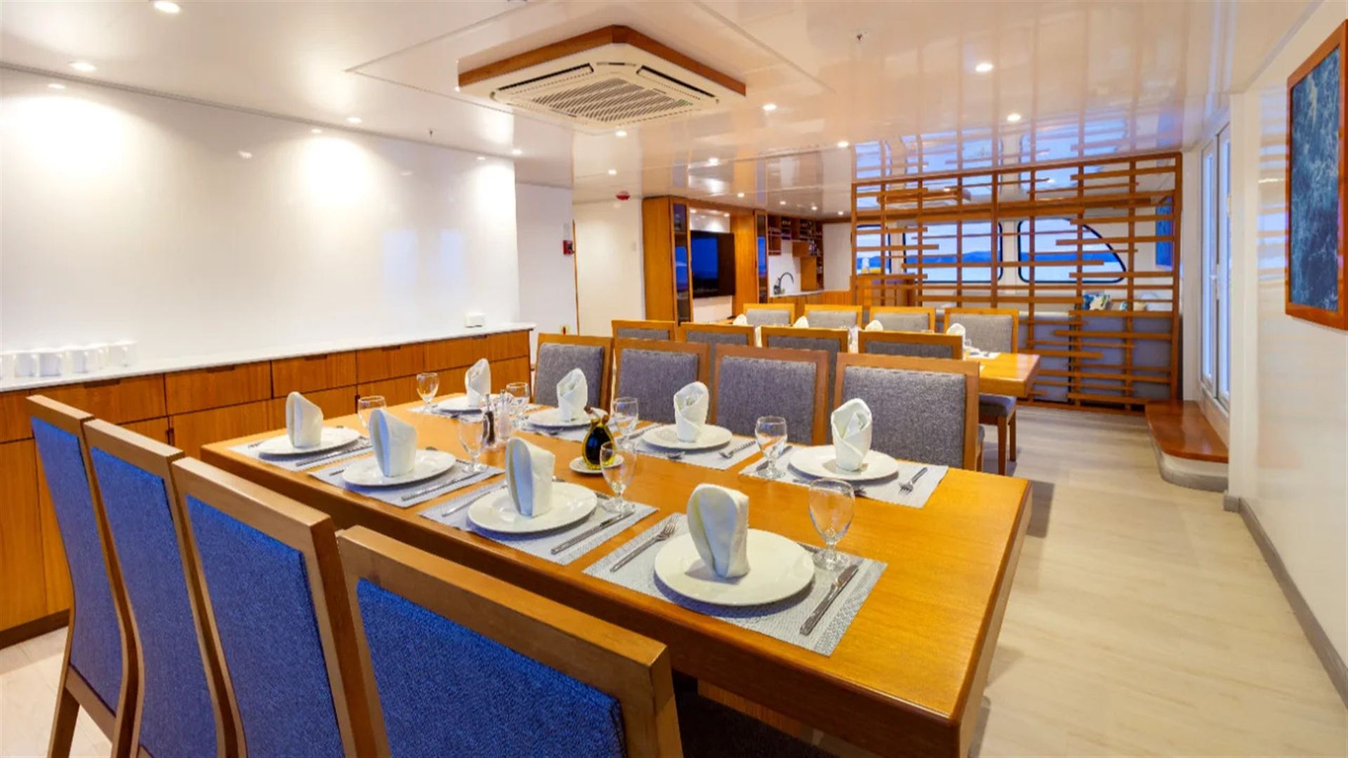 Galapagos – West and Central Islands aboard the Reina Silvia Voyager (Cruise Only)