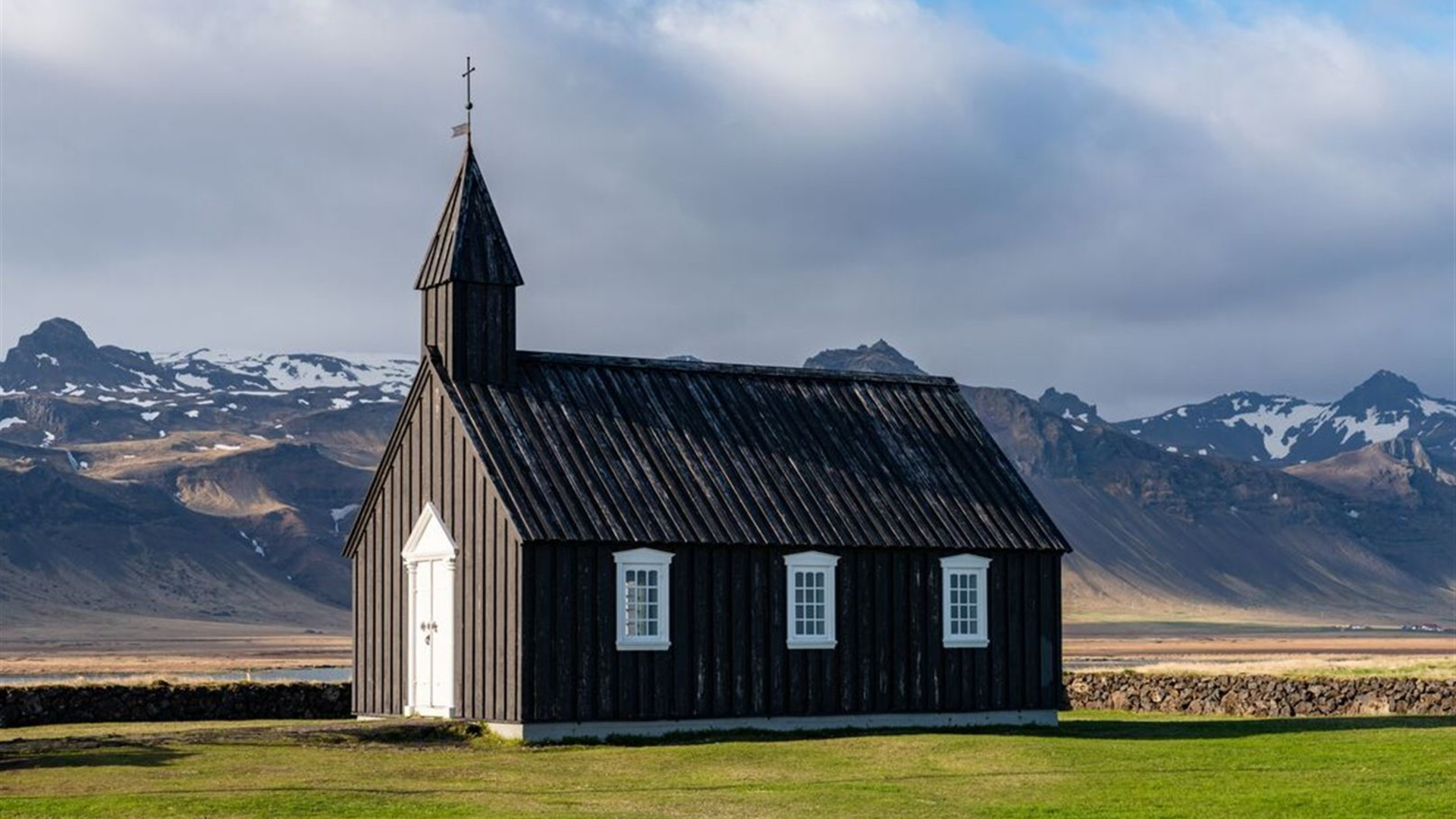 Explore Iceland: Golden Circle & Snaefellsnes Peninsula