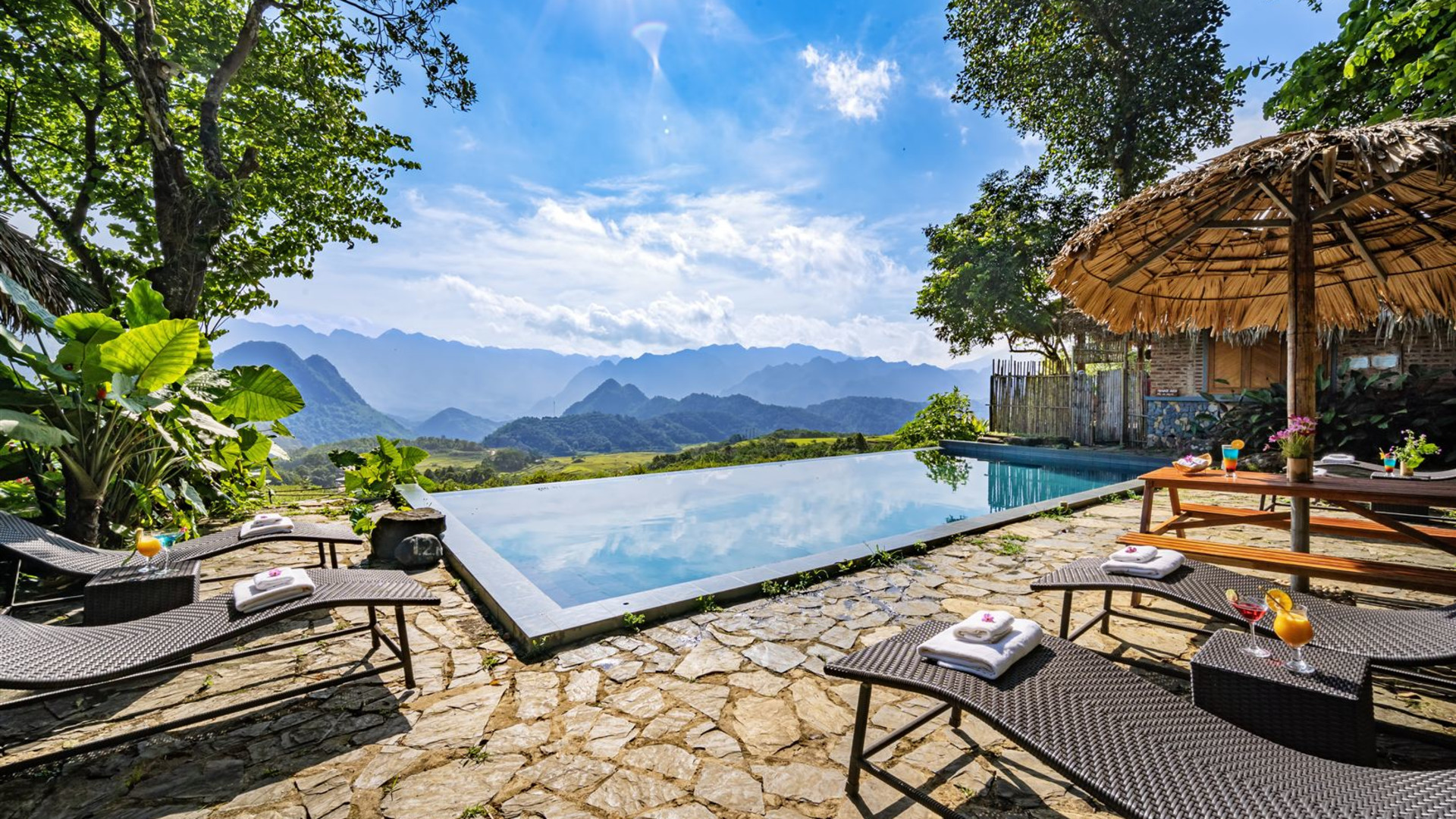 Vietnam: Hanoi, Halong Bay & Trekking Pu Luong