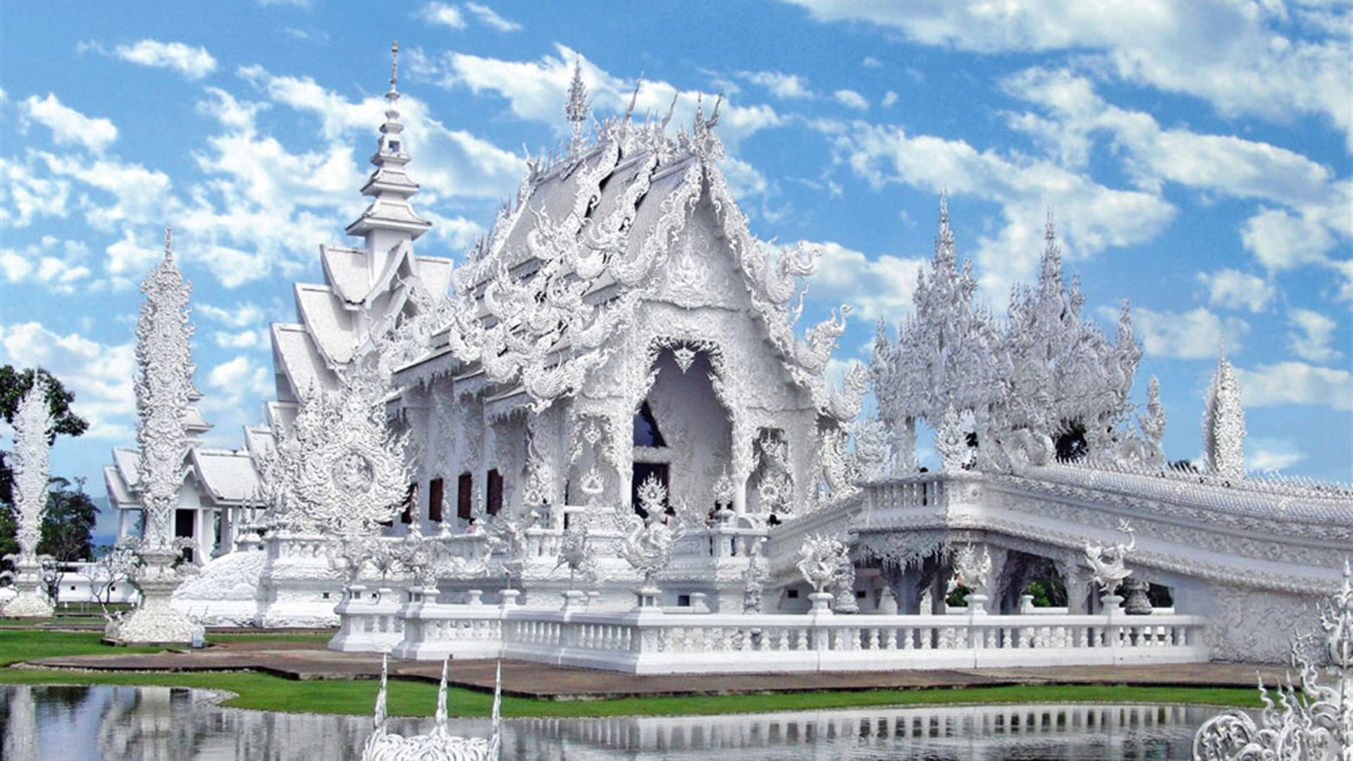 Wonders of Thailand: A Cultural Journey from Bangkok to Phuket