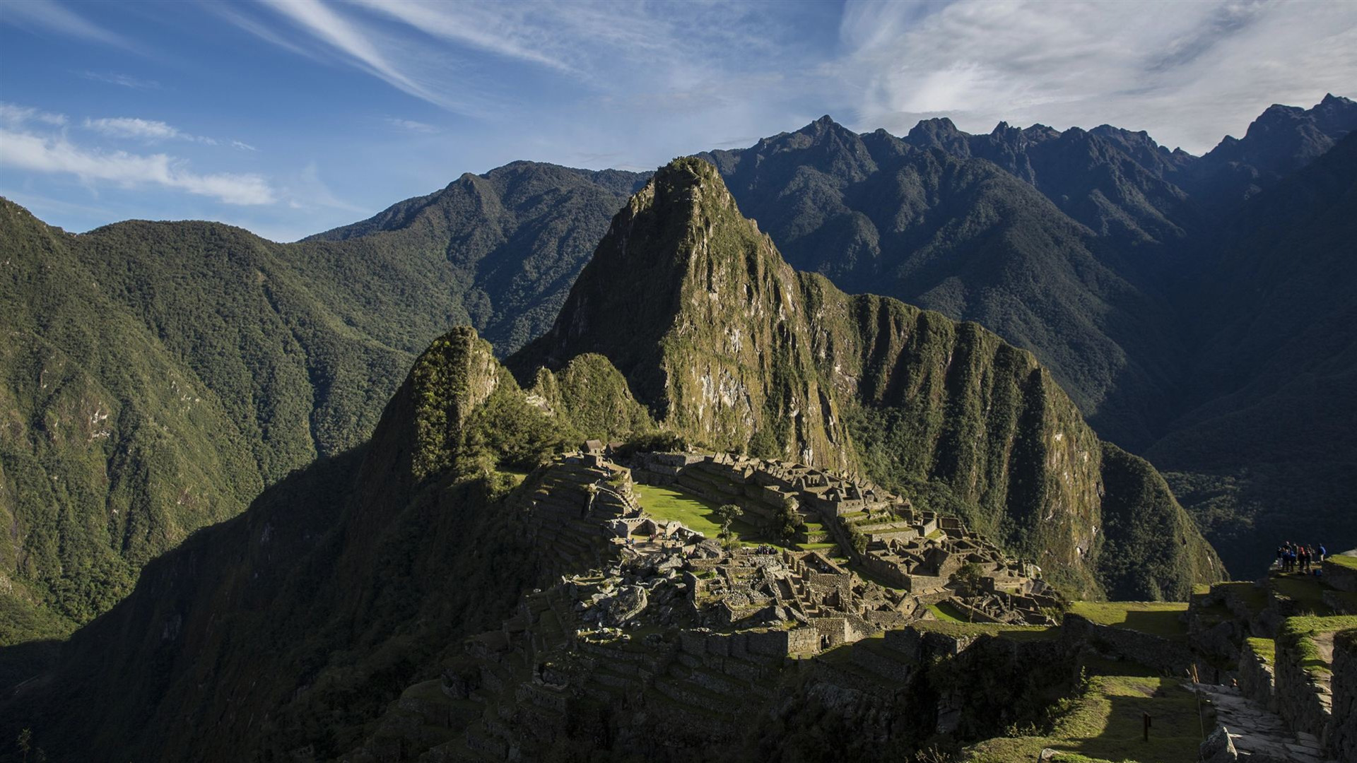 Signature: Peru from Machu Picchu to the Amazon Jungle