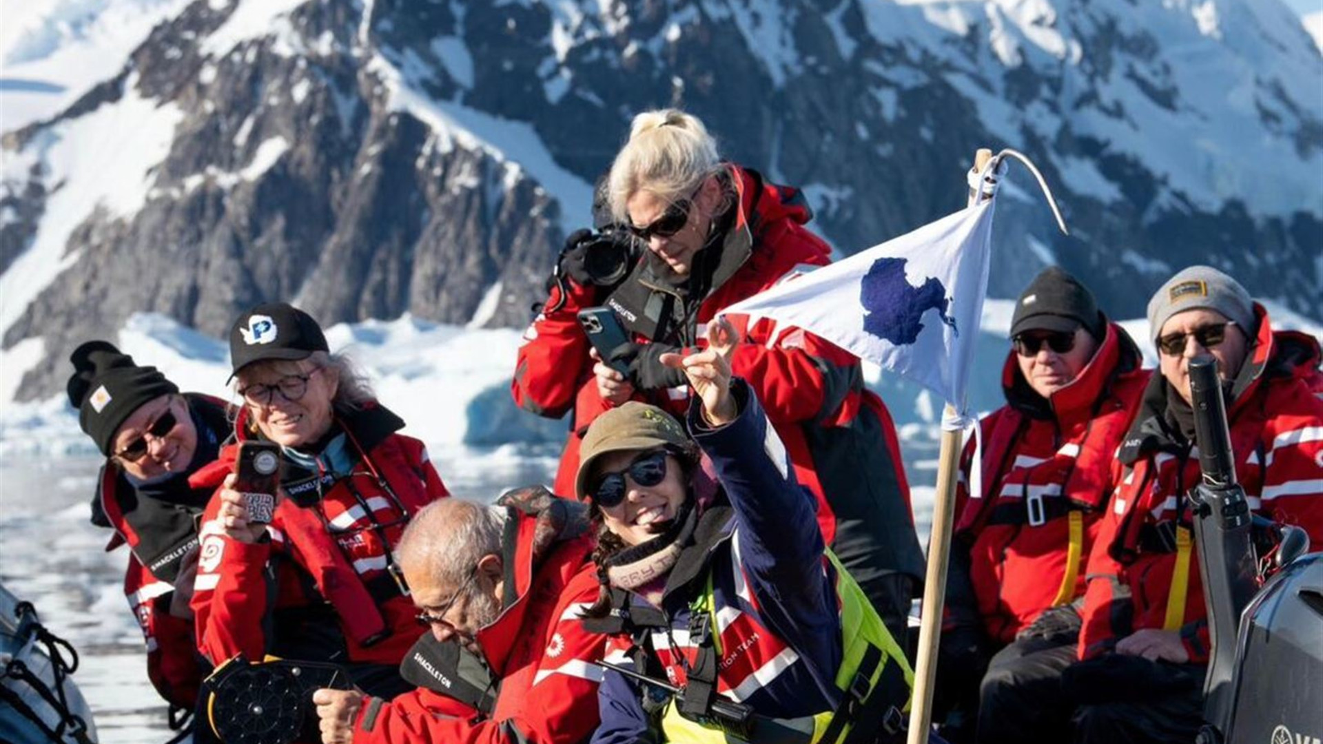 Antarctic Peninsula: An Explorer's Expedition (Ocean Nova) 