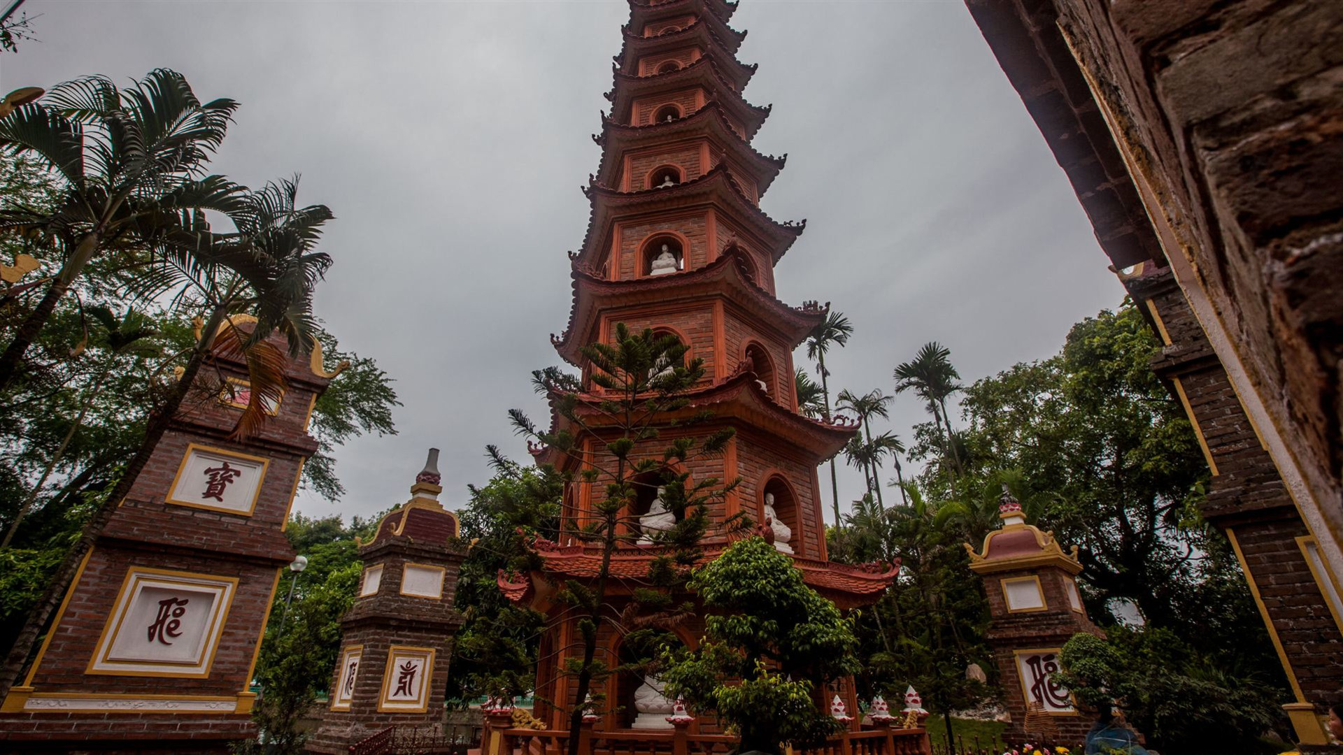 Von Bangkok nach Hanoi: Chiang Mai, Nachtmärkte und Bars am Straßenrand