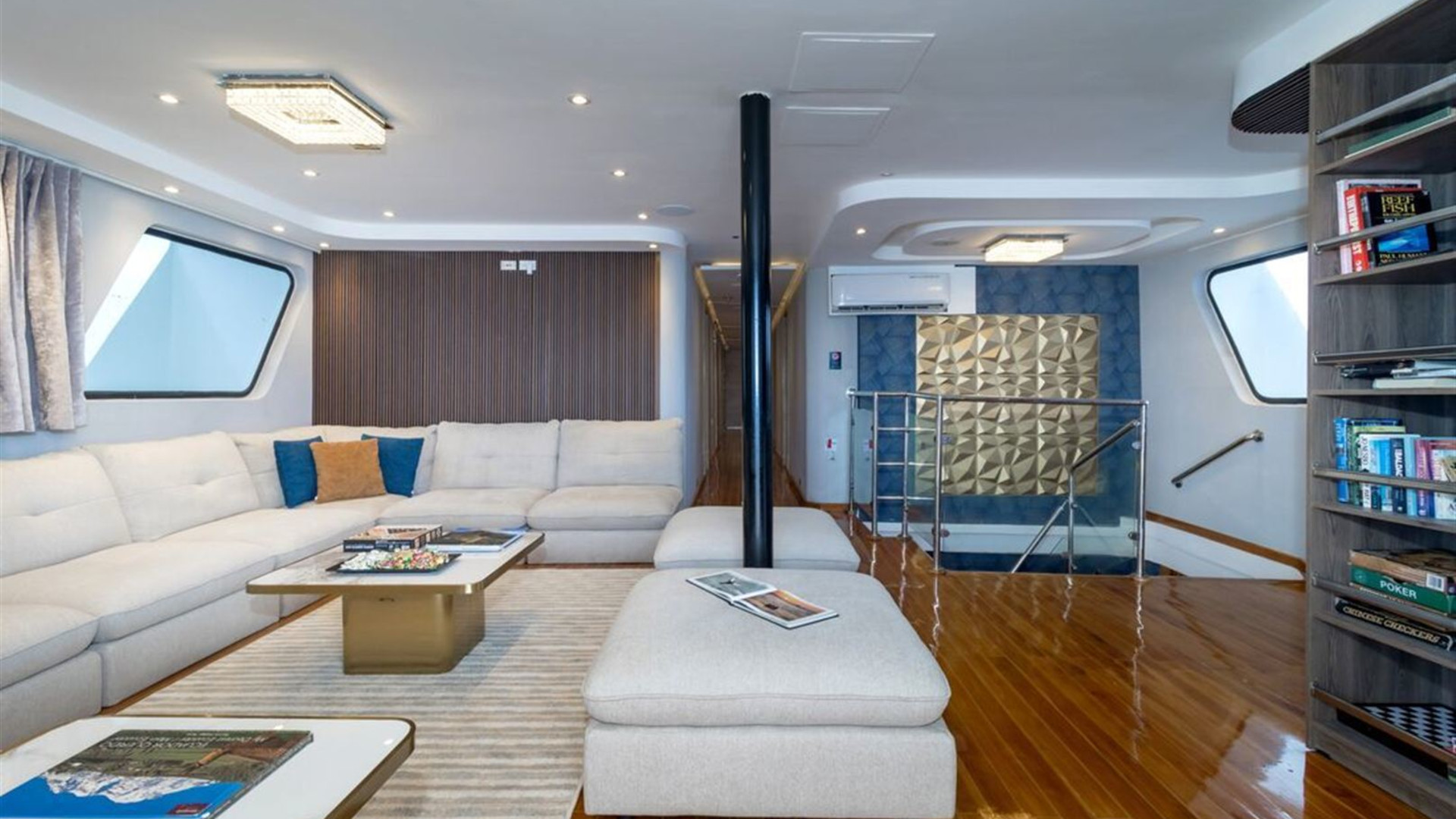 Galapagos Explorer: Southern Islands (Grand Queen Beatriz)