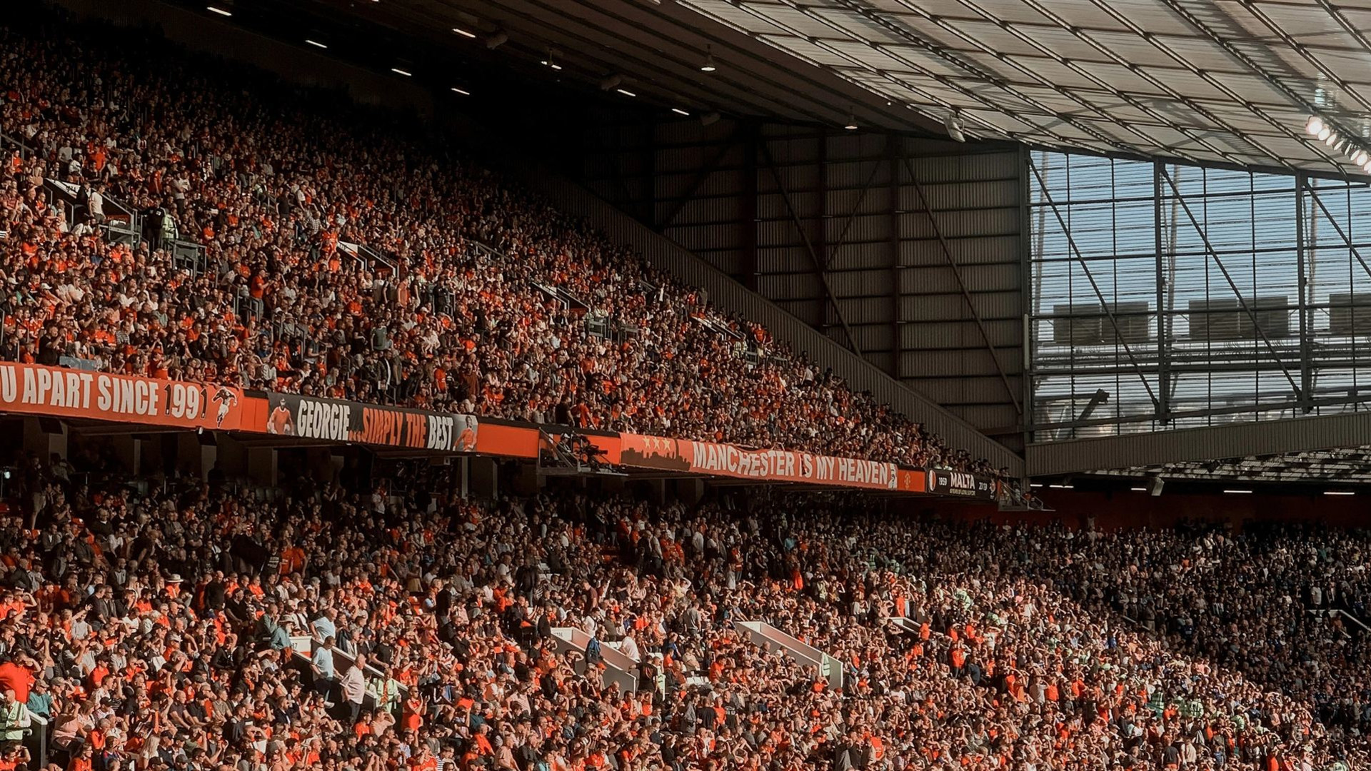 Manchester United: From the Stands to the Streets