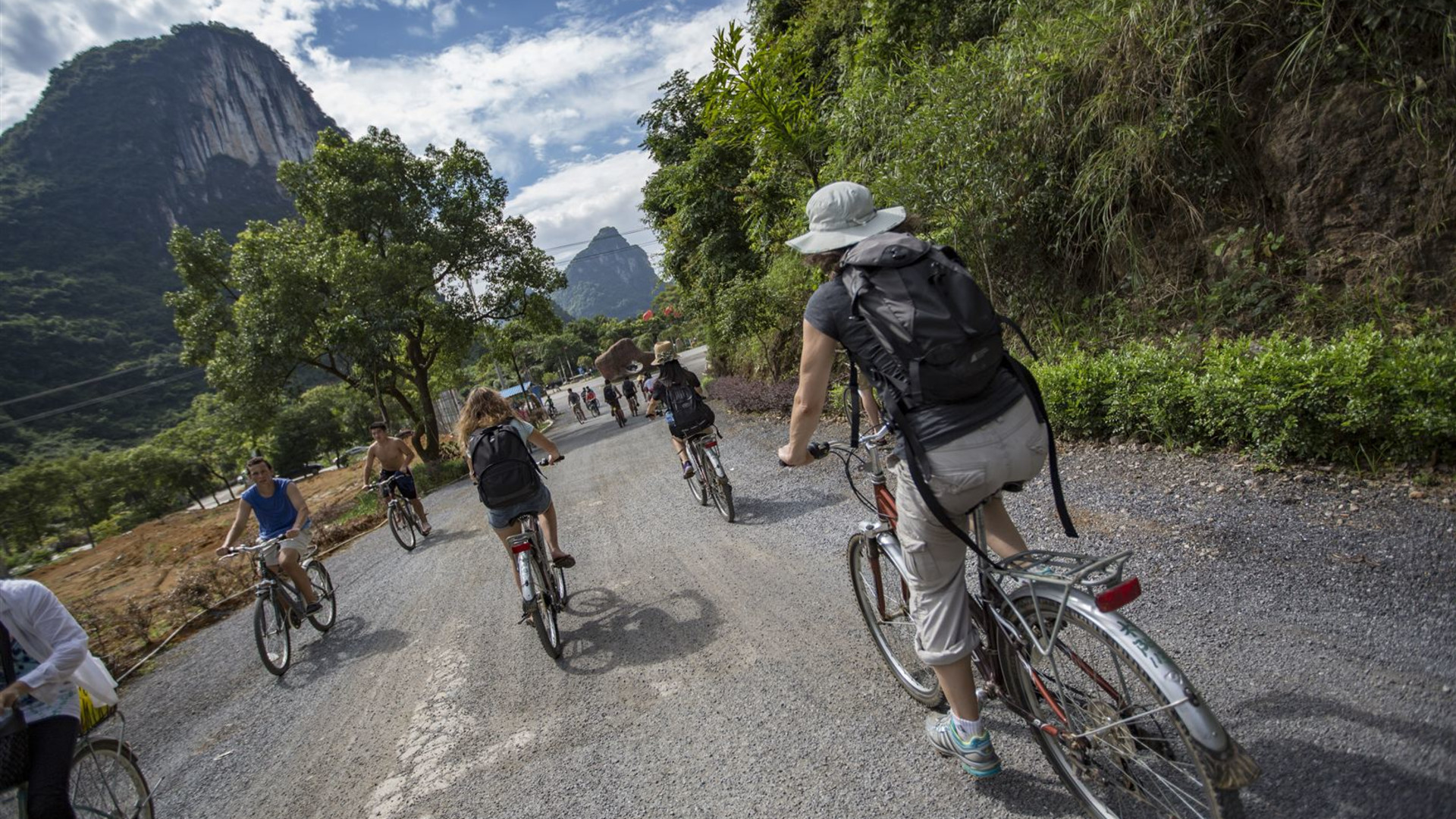 China: Nationalparks und pulsierende Städte