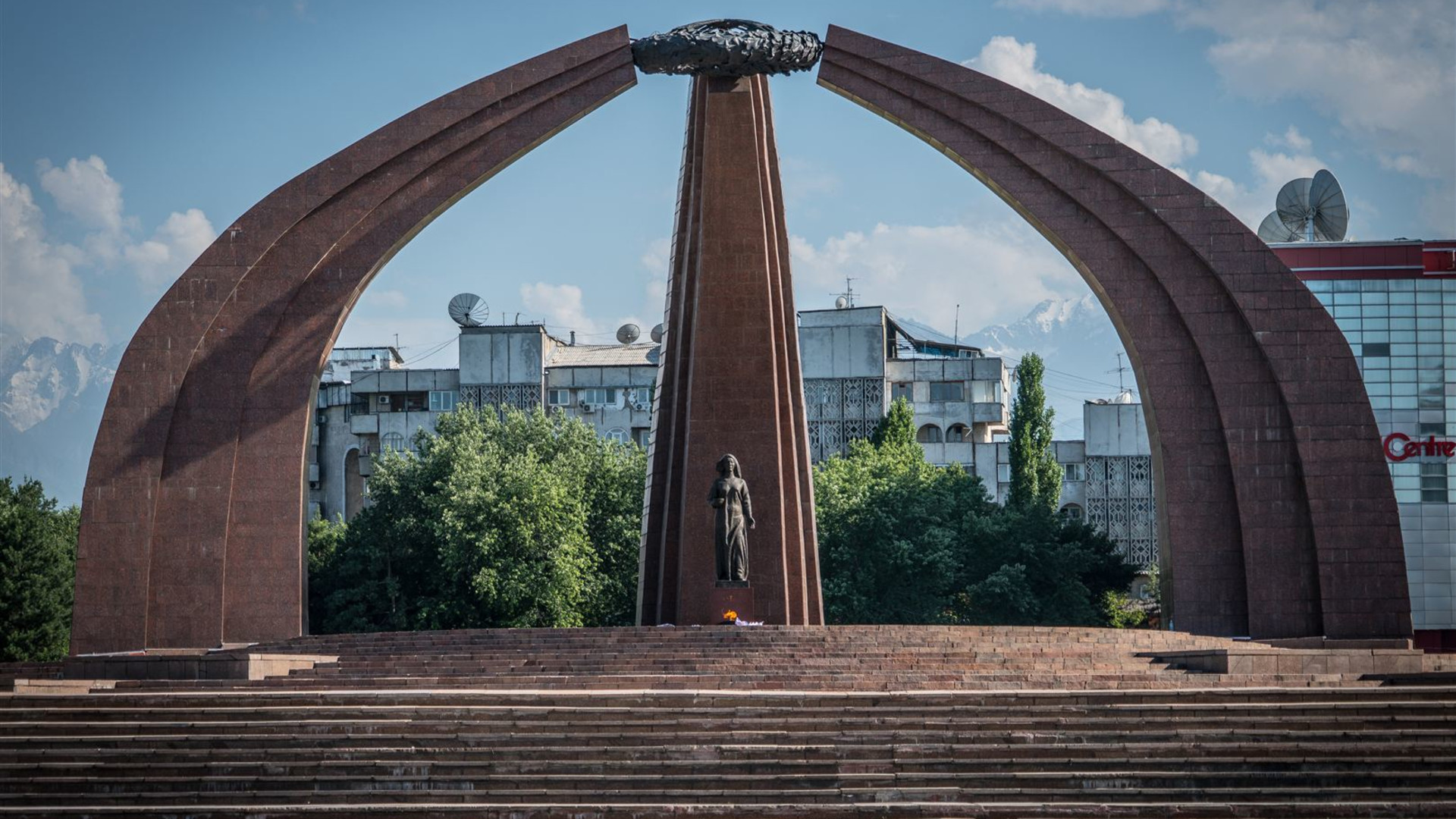 Kirgisistan und Kasachstan: Farbenfrohe Schluchten und nomadisches Leben