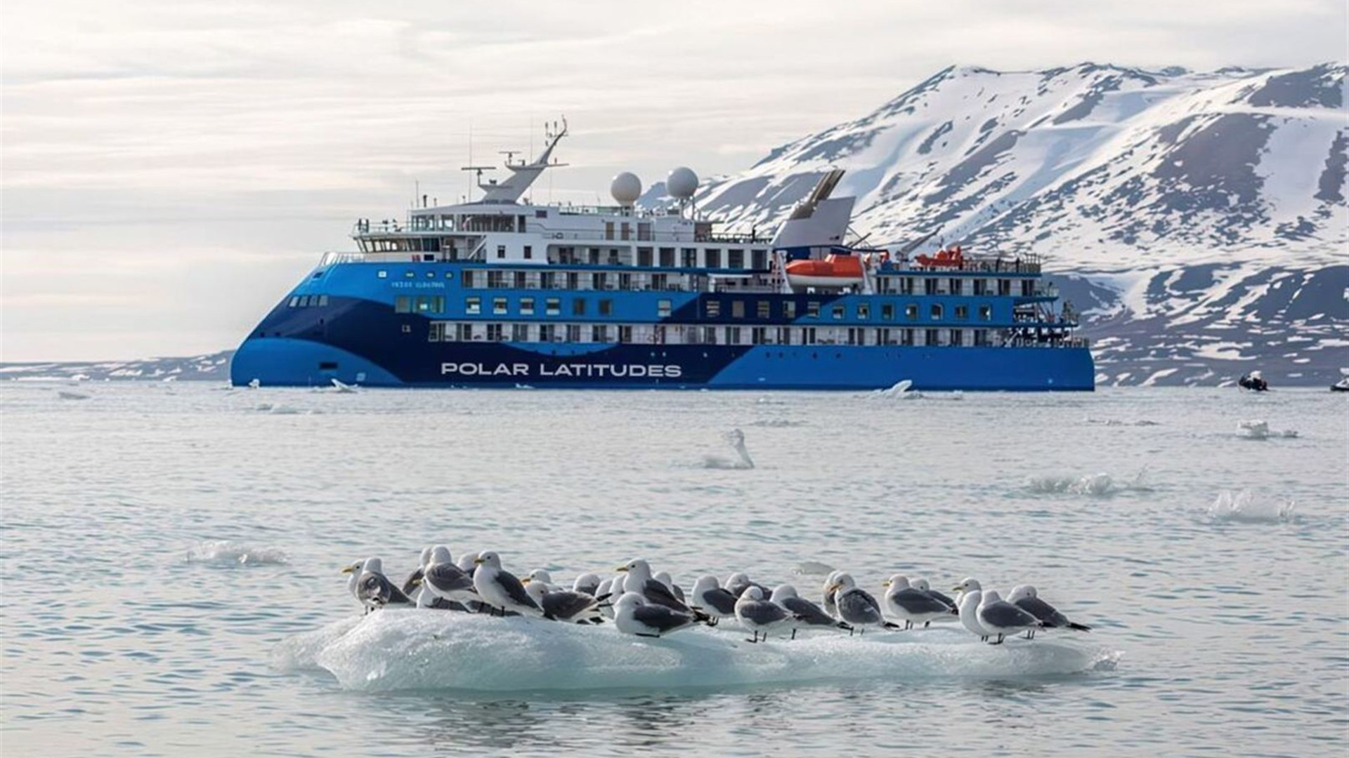 Crossing the Antarctic Circle (Ocean Albatros)