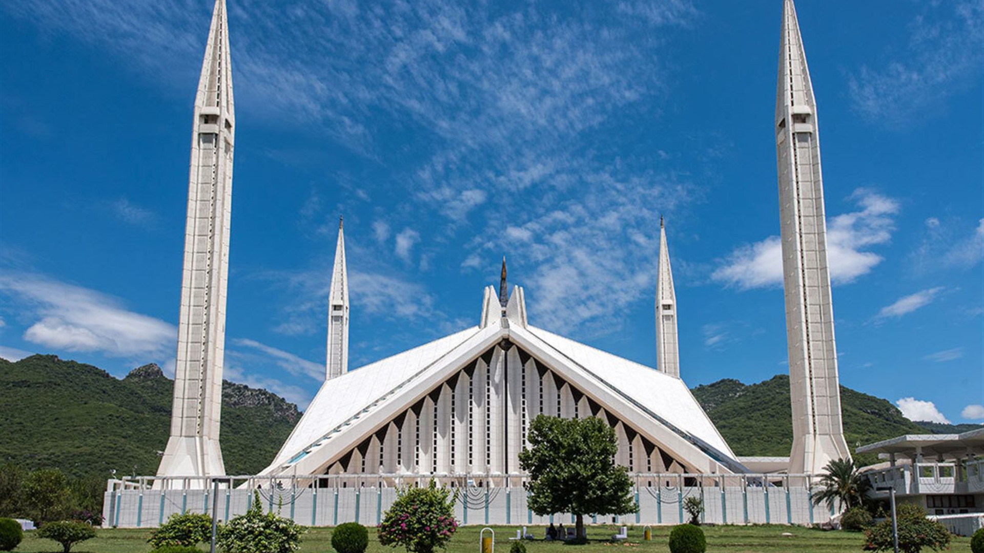Trek Pakistan's Nangma Valley and Karakoram Mountains