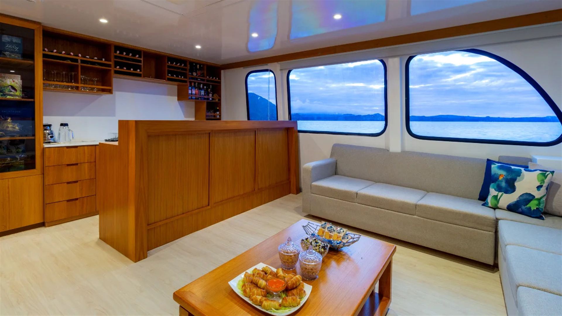 Galápagos – Westliche Inseln an Bord der Reina Silvia Voyager (reine Kreuzfahrtreise)