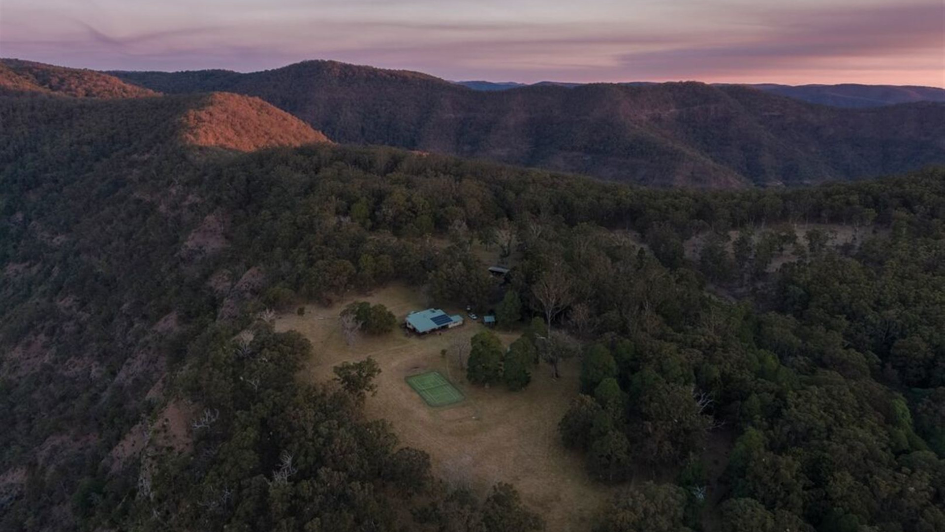 Hike Queensland's Scenic Rim Trail