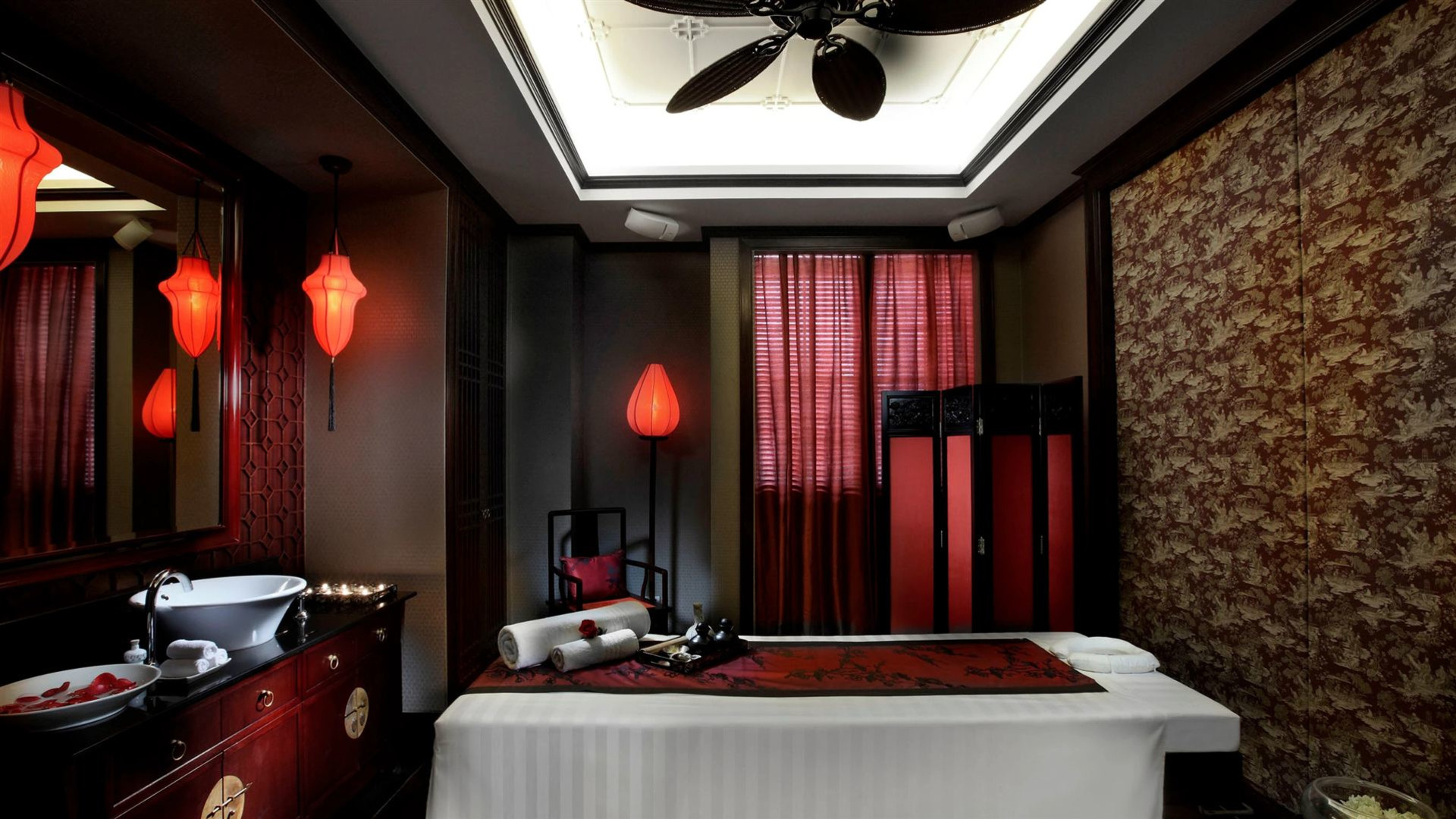 Signature: Vietnam, Laos & the Temples of Cambodia