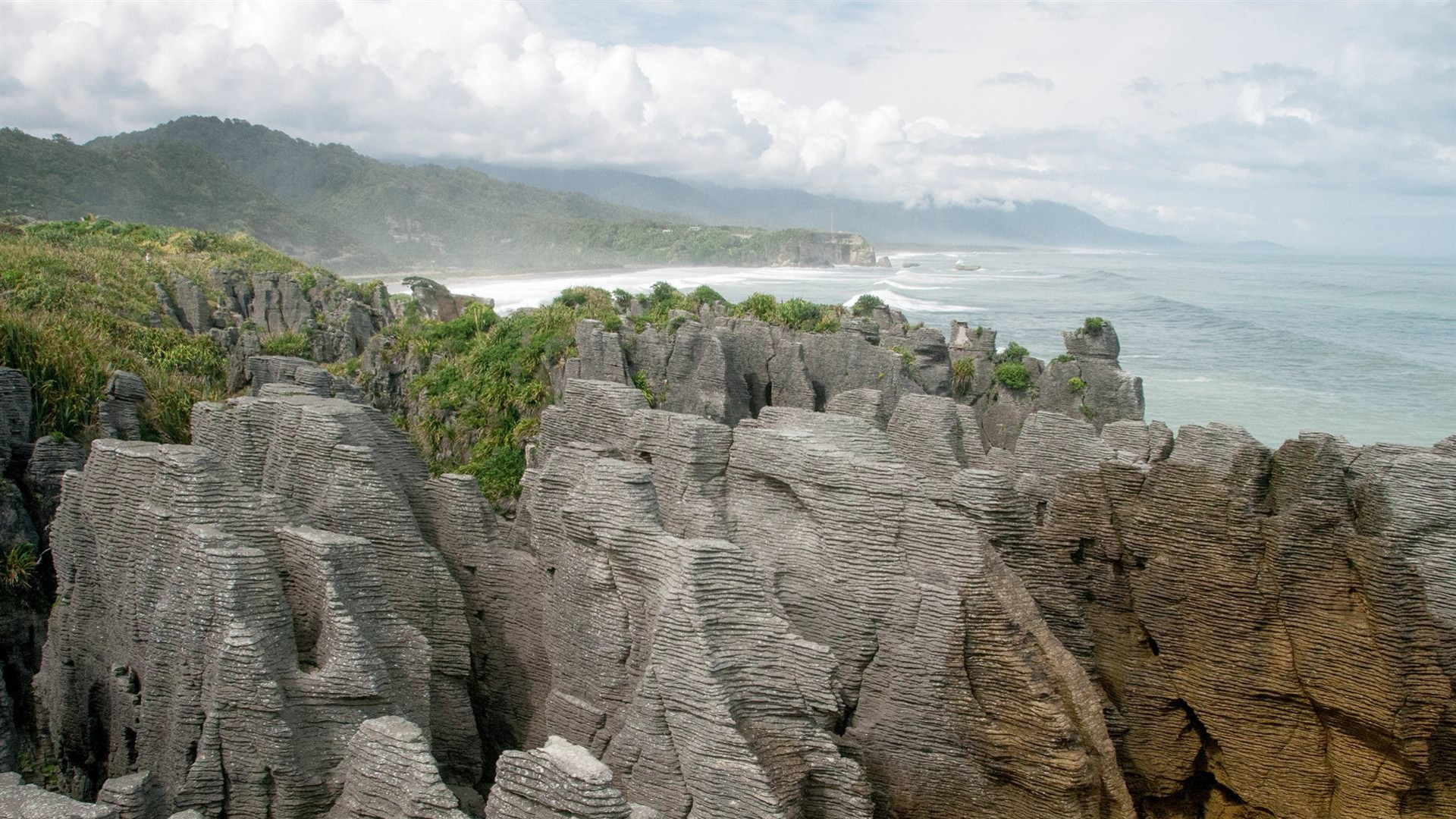New Zealand: South Island Encompassed