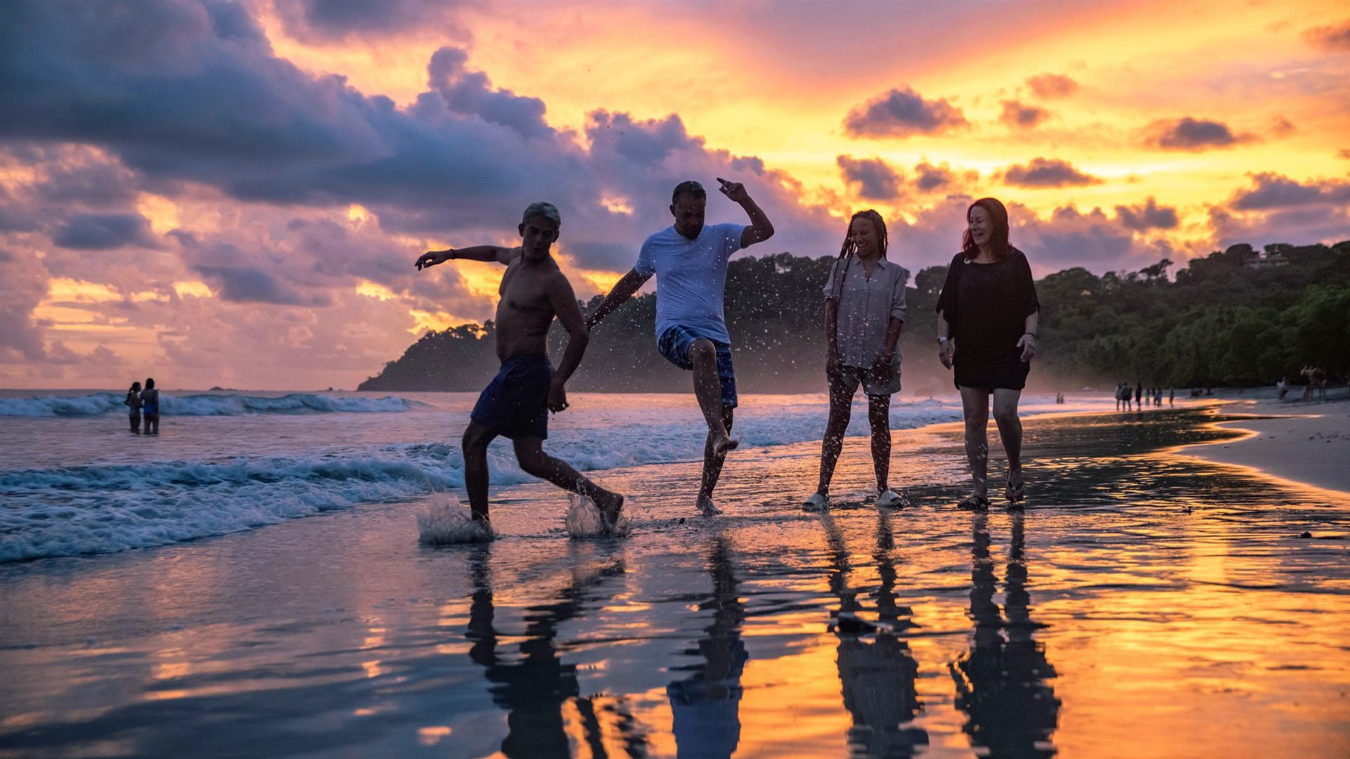 Costa Rica: Tortuguero, Arenal & Manuel Antonio