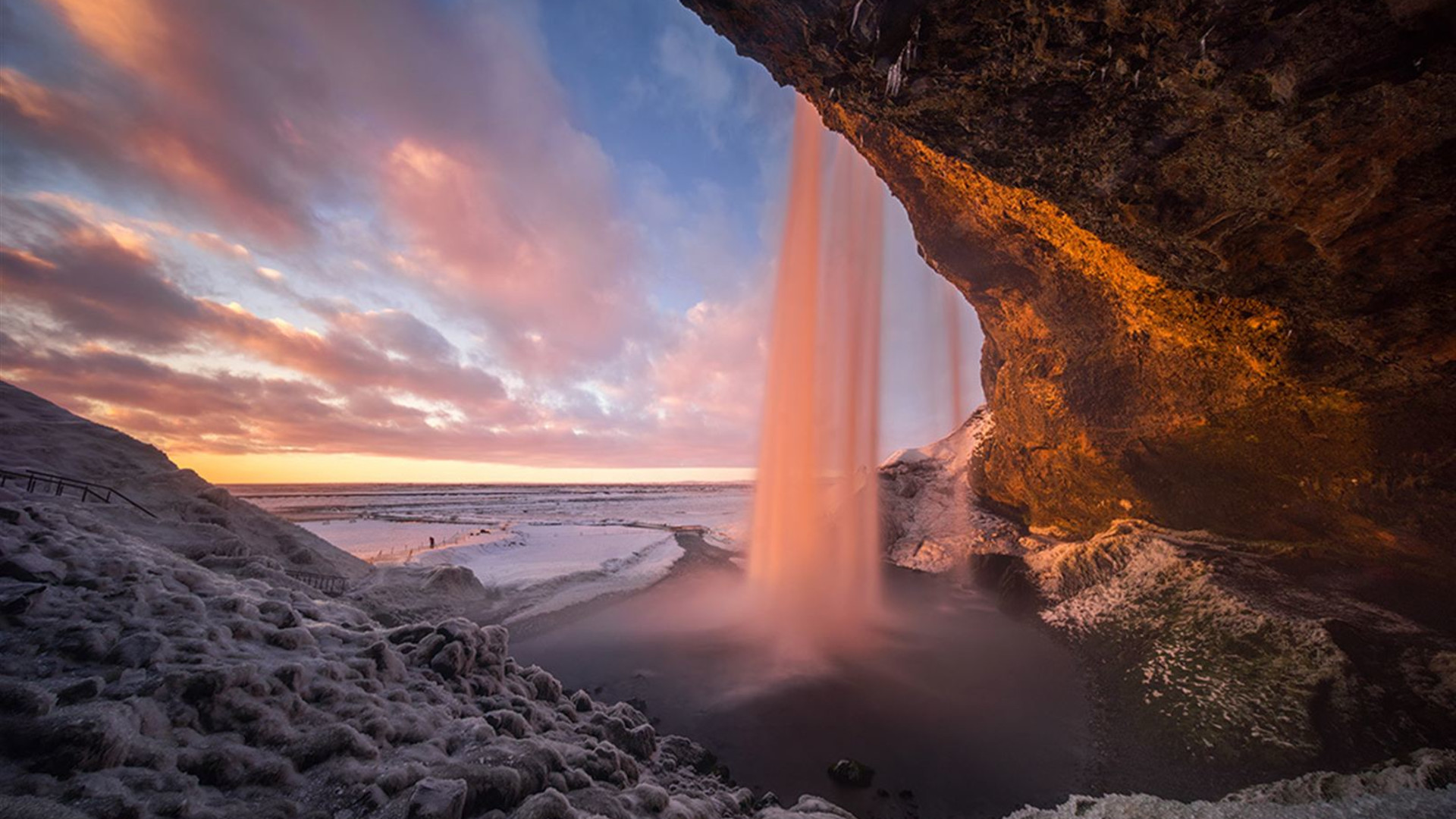 Iceland's Classic Northern Lights