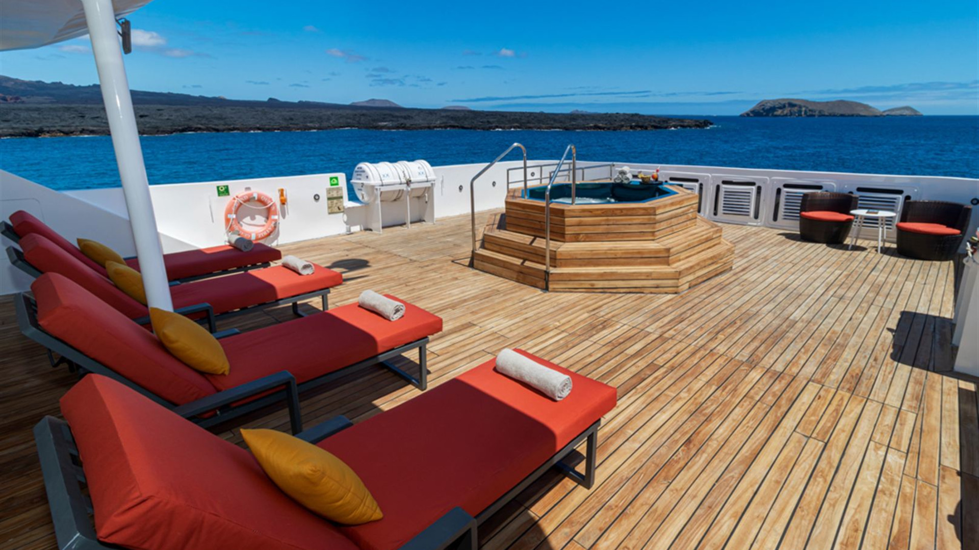 Galapagos Cruise & Peru in Depth (Grand Queen Beatriz)