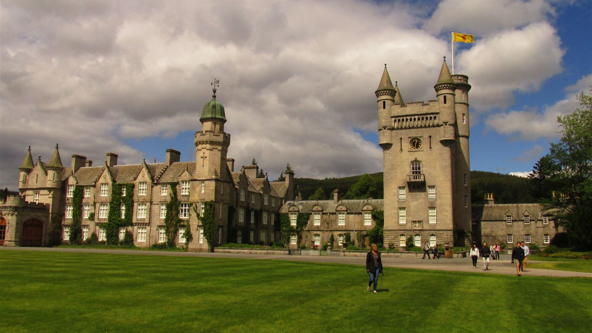 Scotland: Land of Lore & Legend