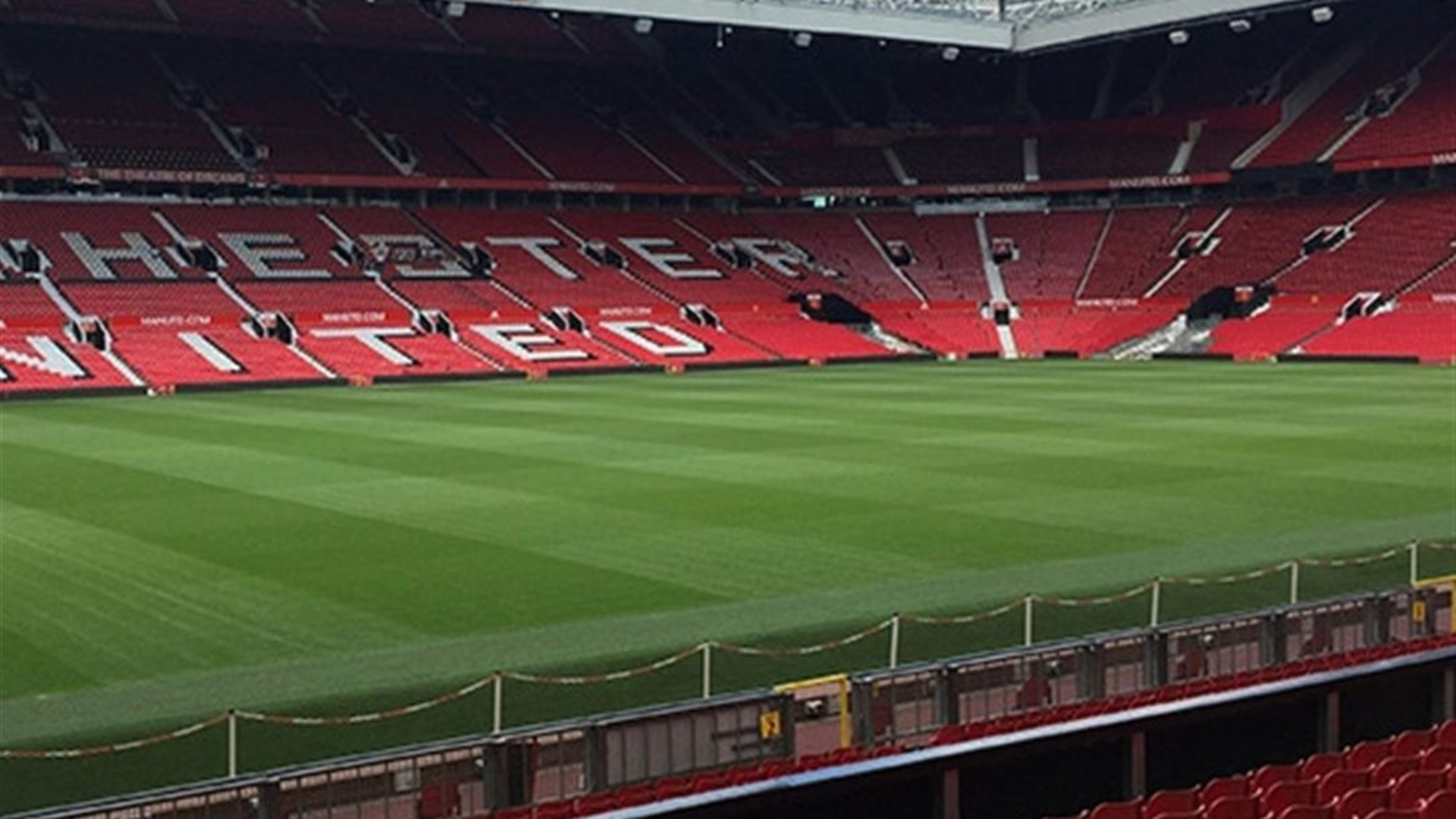 Manchester United: From the Stands to the Streets